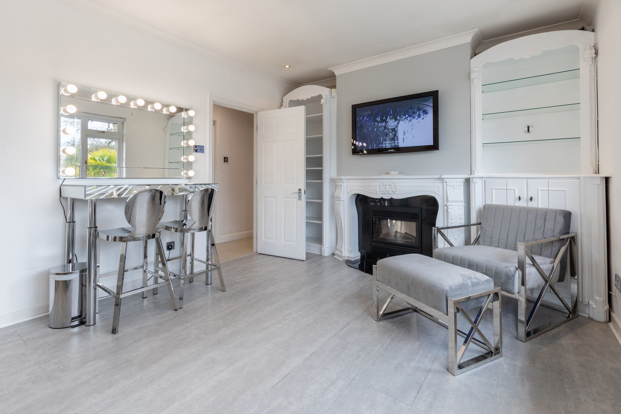 The Villa Mansion Shoots - lzs5cydfdq4.jpg