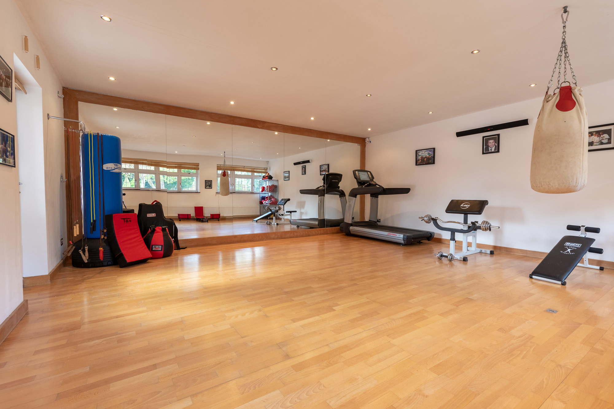 The Villa Mansion Shoots - mzvheo0jzcu.jpg