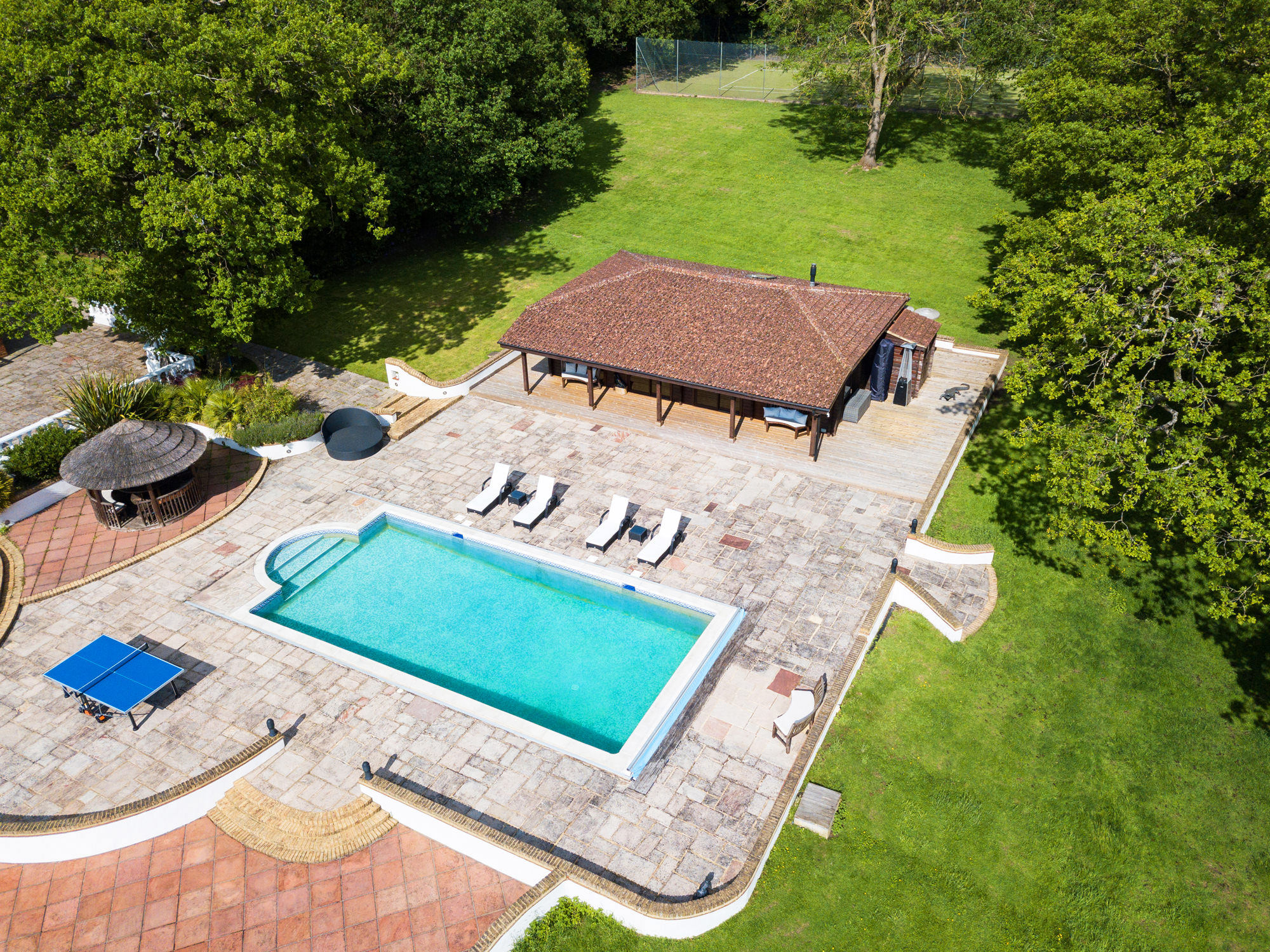 Villa Mansion outdoor venue with pool, perfect for summer events and corporate retreats.