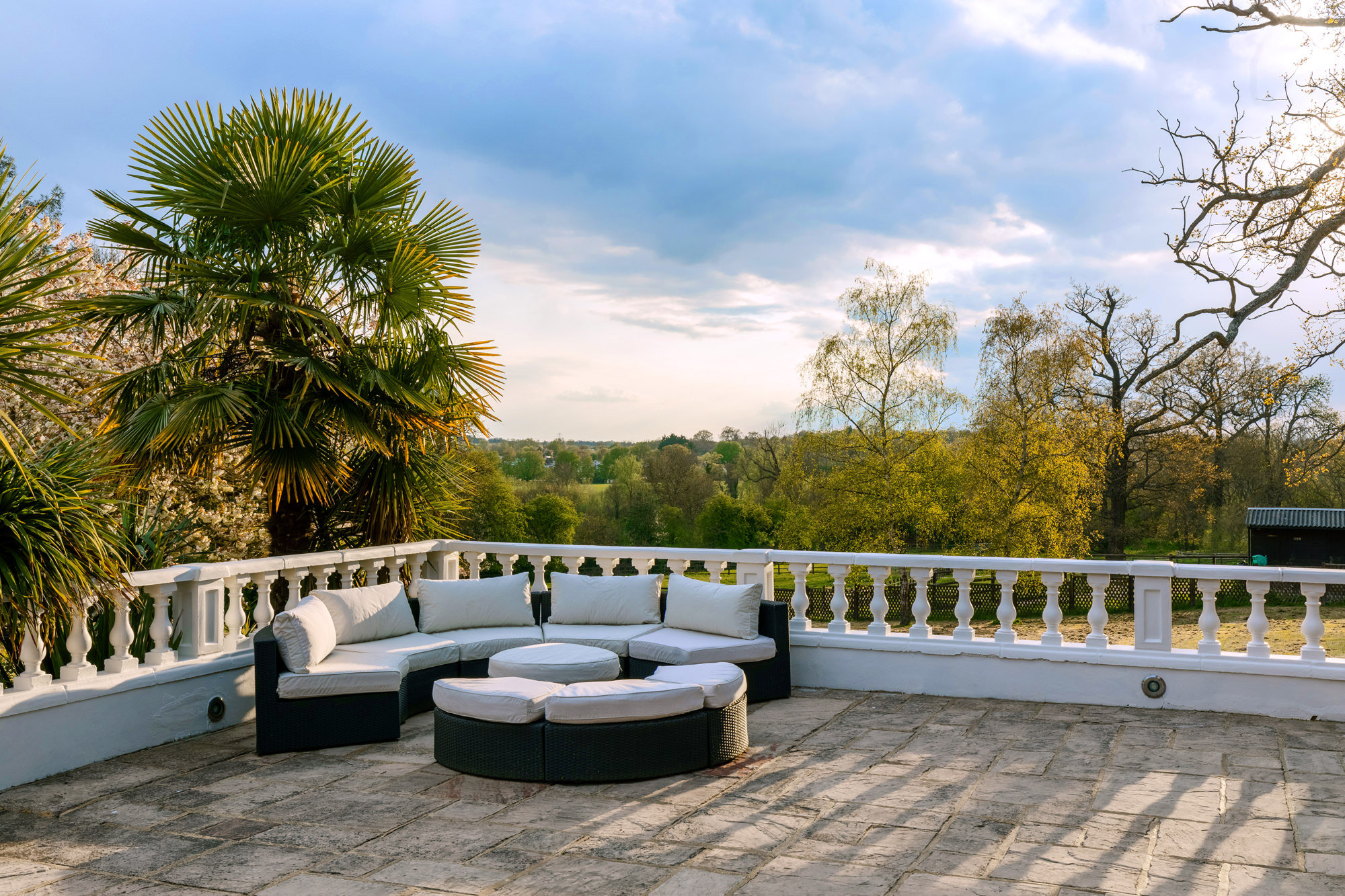 The Villa Mansion Shoots - m4mypkkaeor.jpg