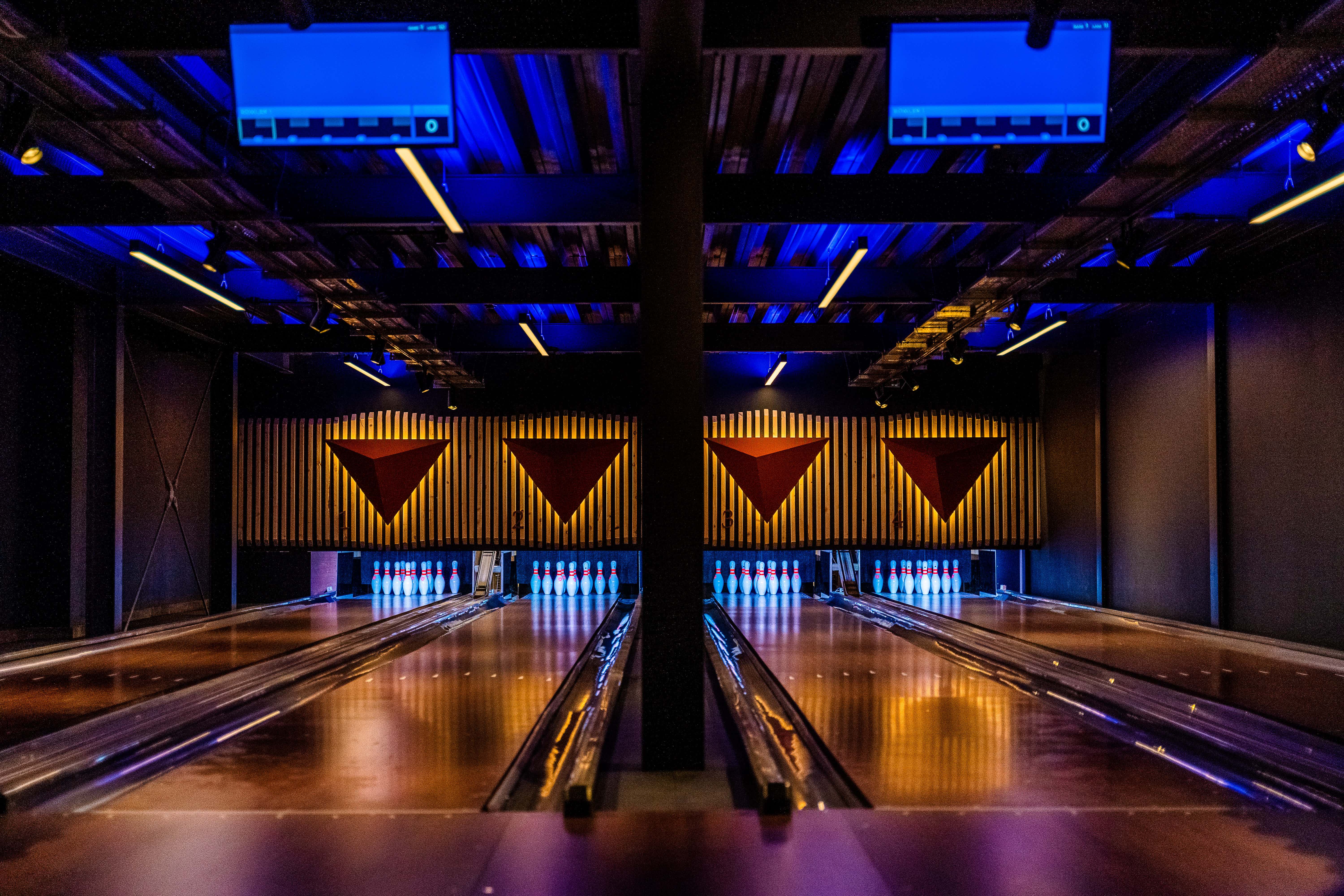 Modern bowling alley in Spare Room, PINS Social Club for corporate events and team-building.