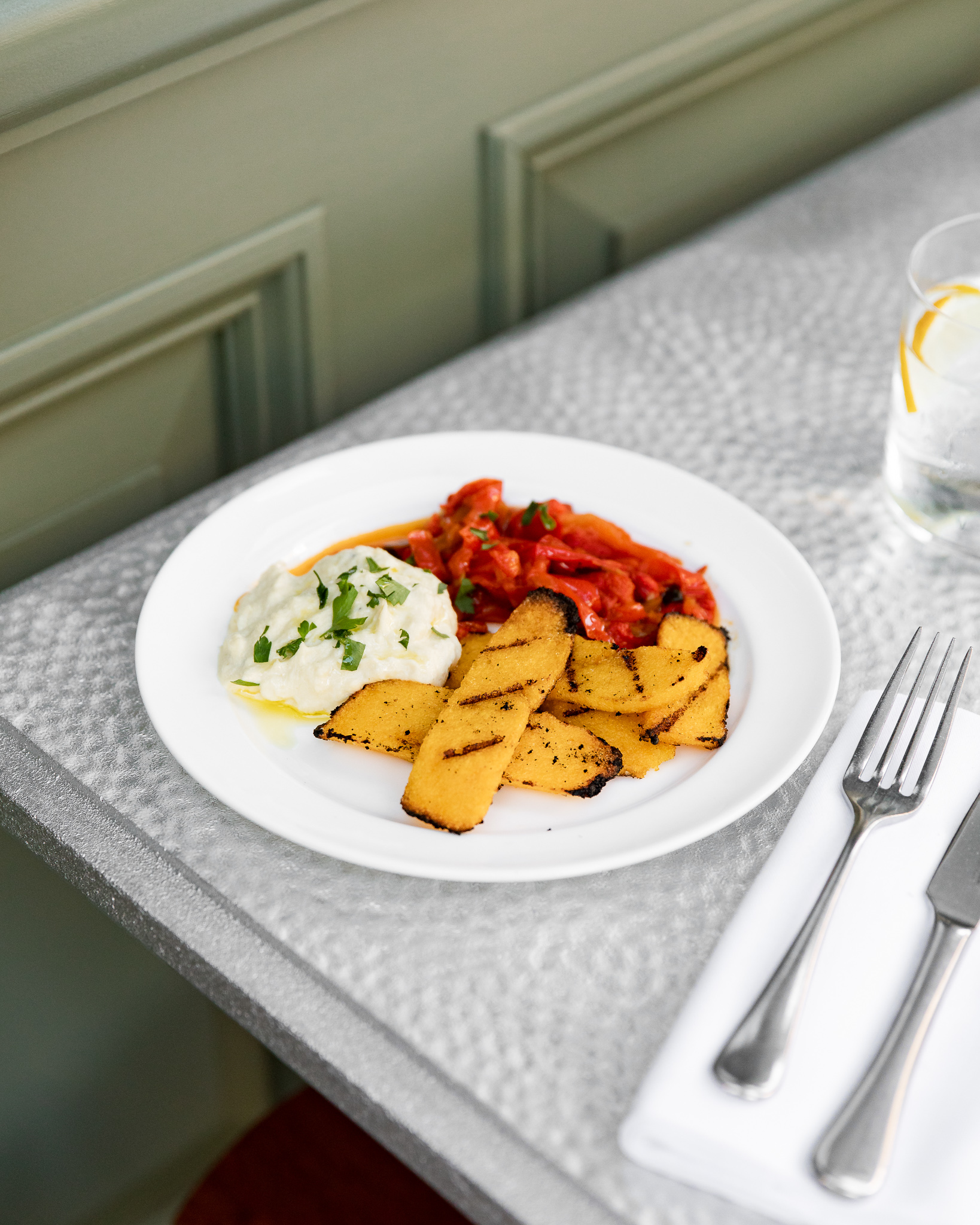 The Garden Room - agowg00yovt.jpg