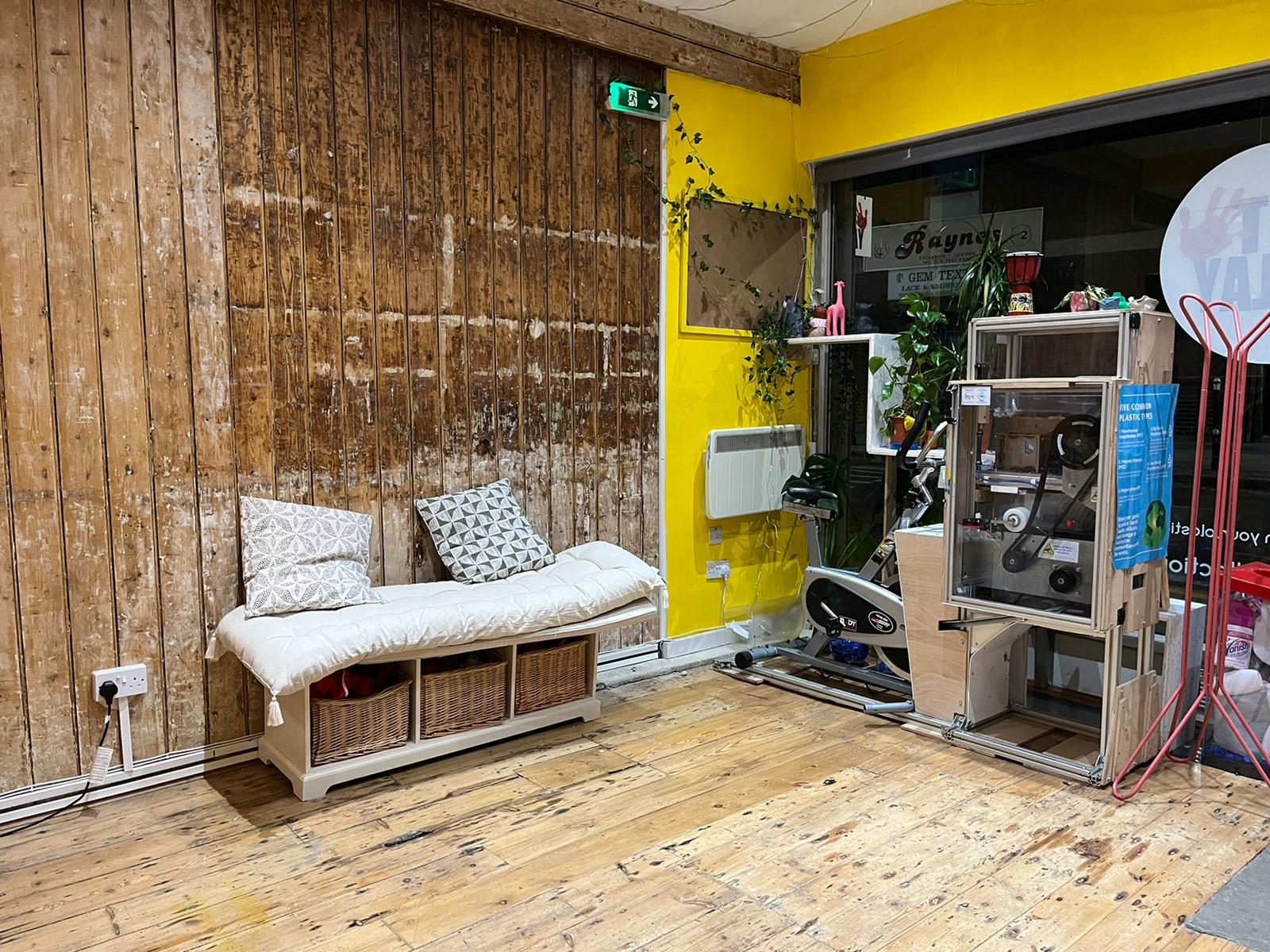 pop up space - 5igha3kj5rg.jpg