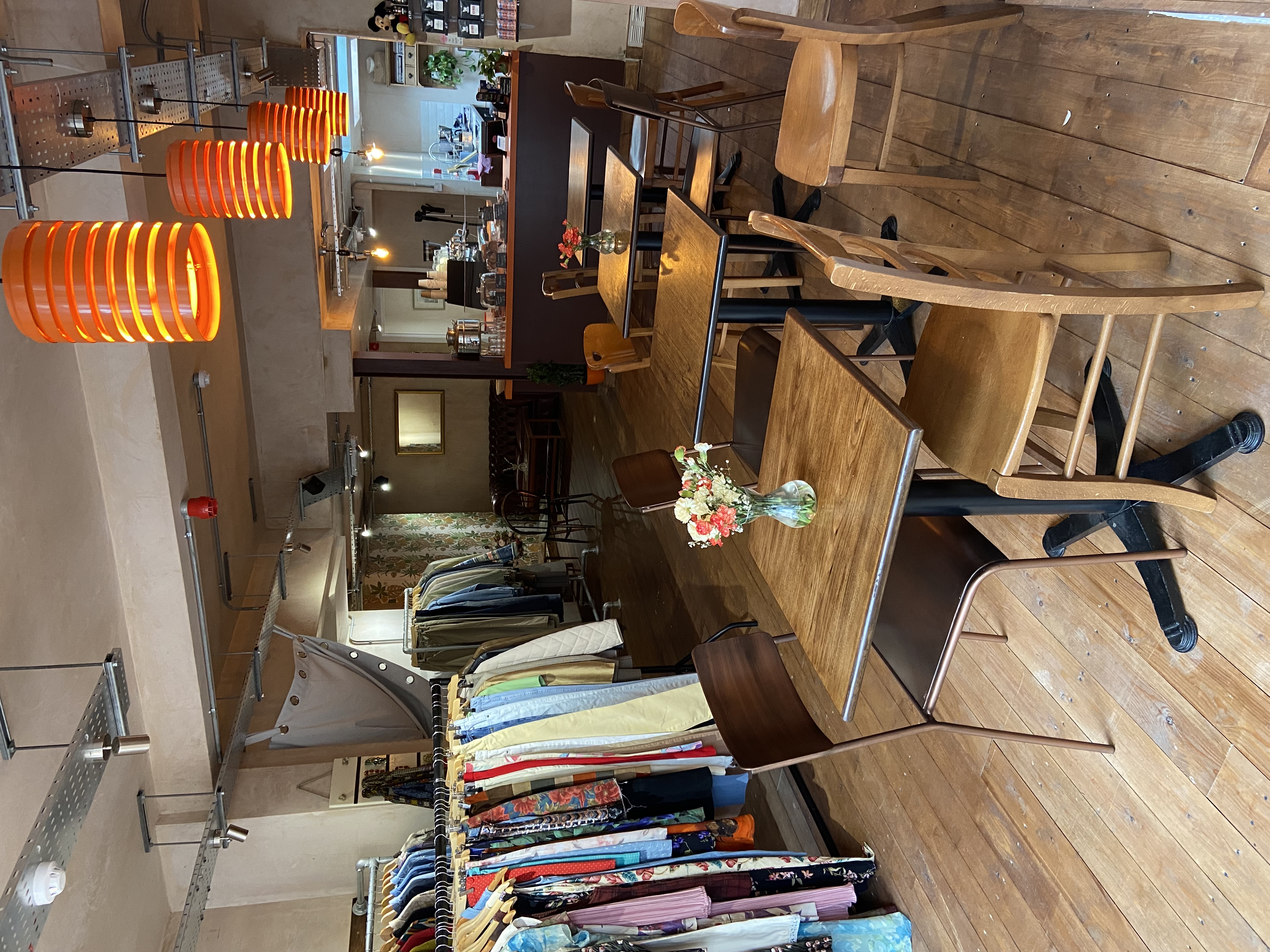 Versatile venue with stylish decor for pop-up events and intimate gatherings.