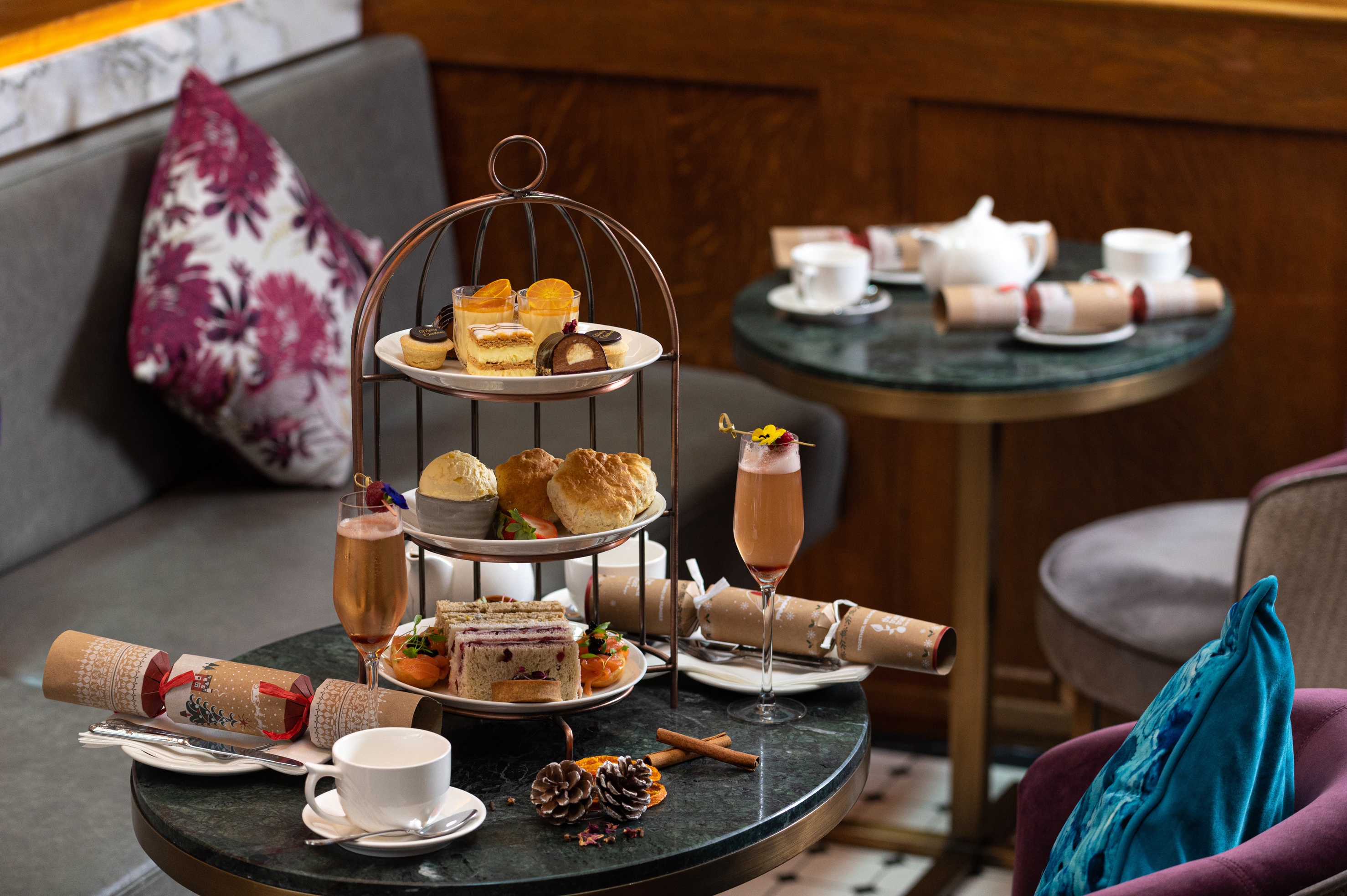 Courtroom Bar - 3llc0xze5dr.jpg