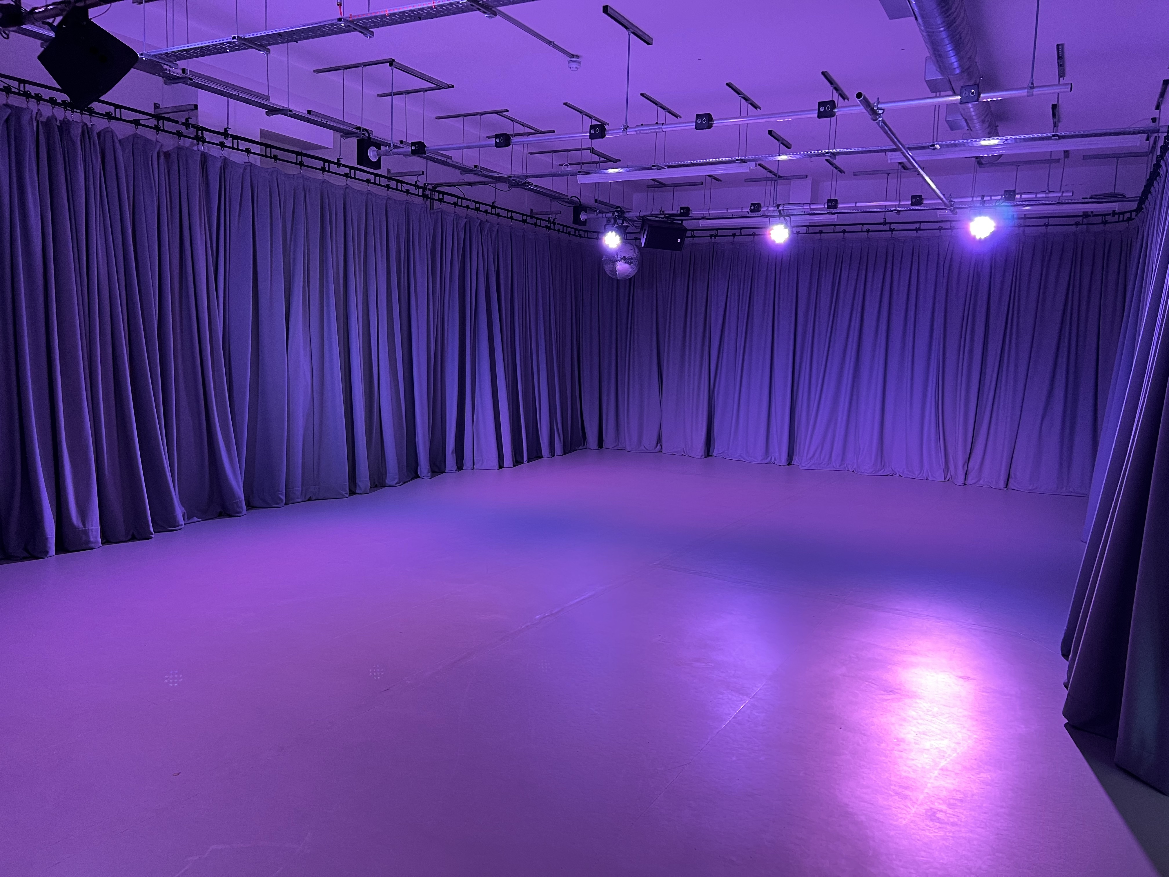 Big Space - 13s3del2hbb.jpeg