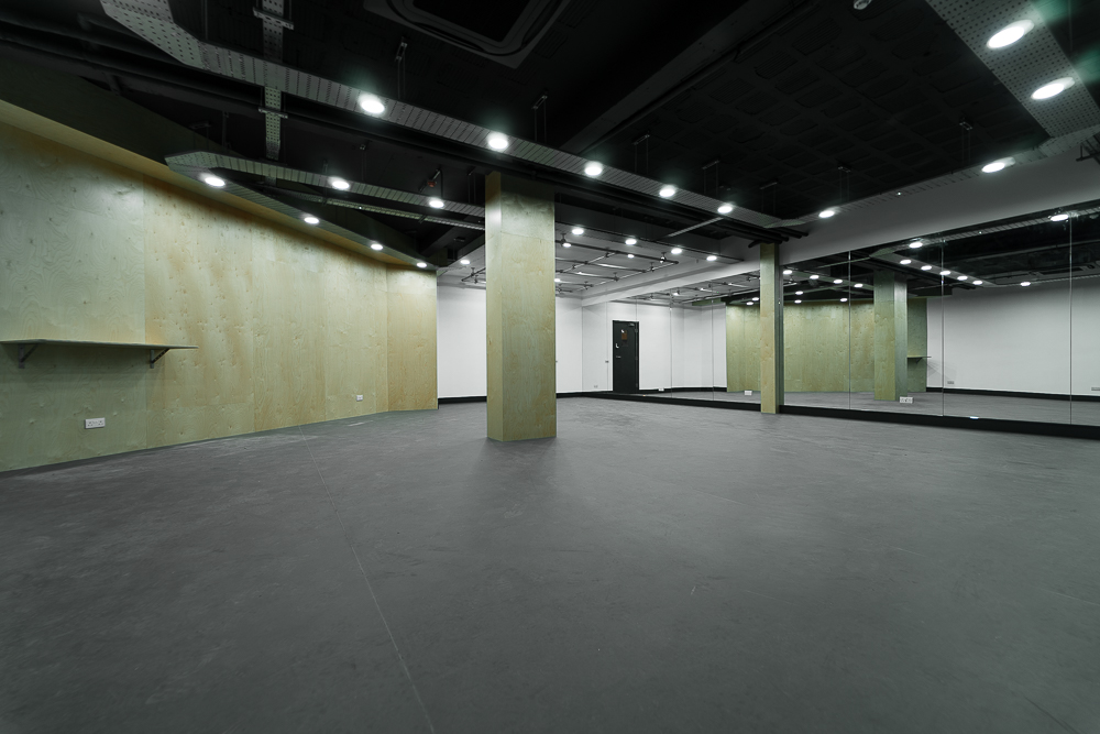 Versatile Troubadour Wembley Park Theatre event space with mirrors for workshops and gatherings.