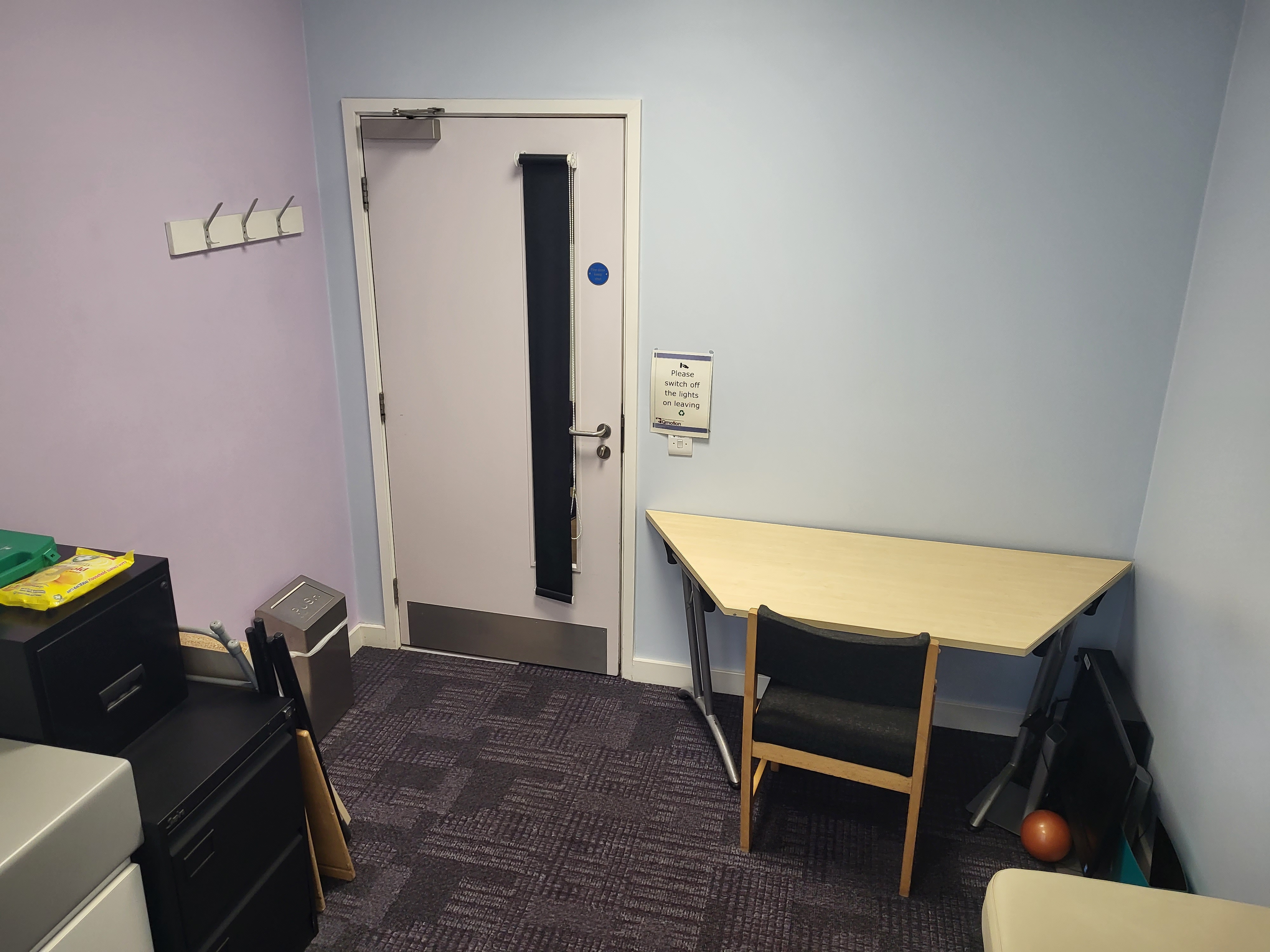 Treatment room at Queen Mary University, ideal for meetings and consultations.