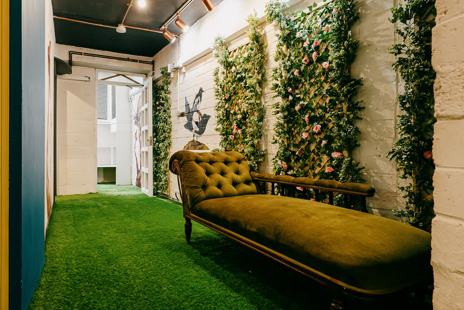 Blake Studios - cn3uitmju2y.jpg