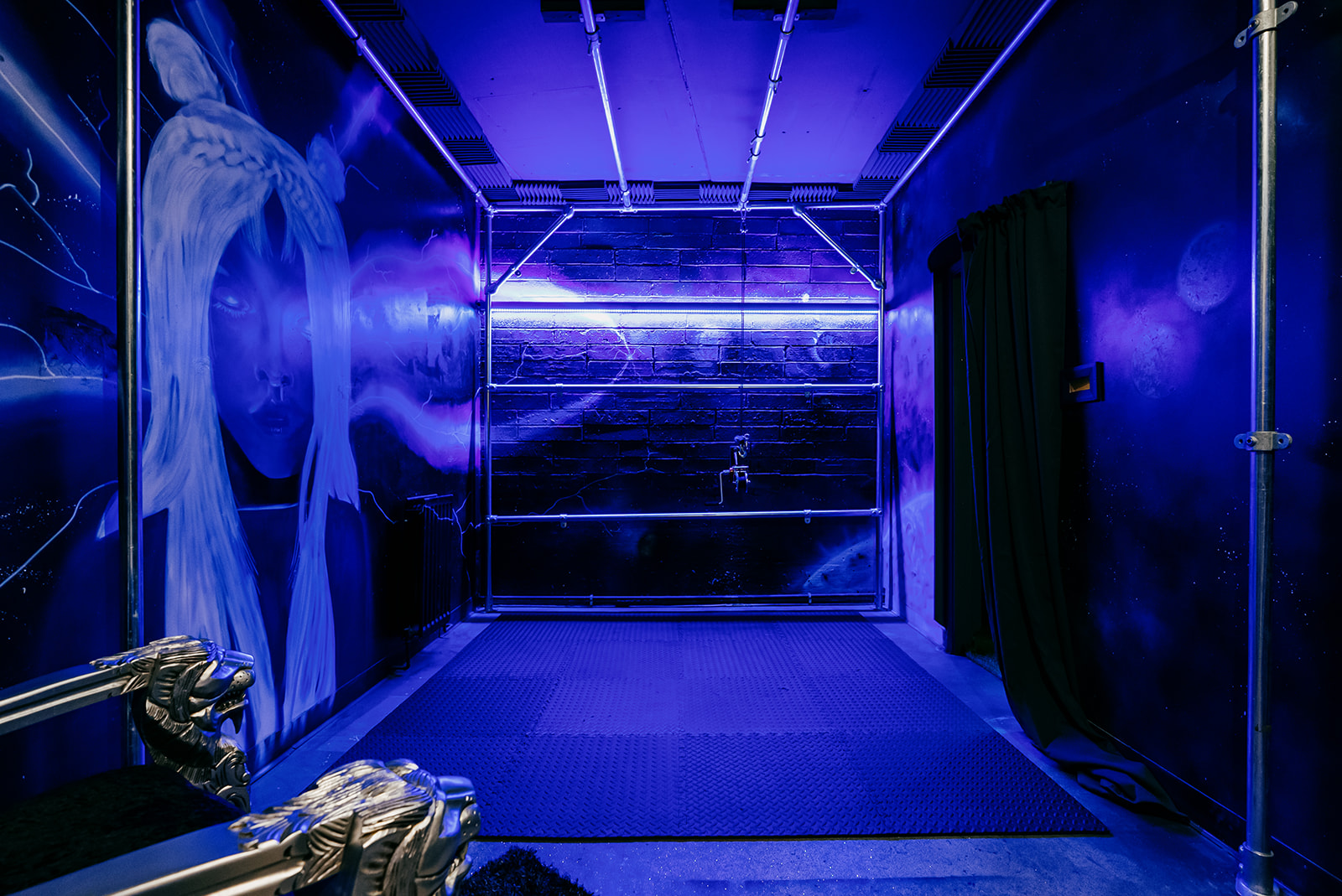 Blake Studios - nsikq4a1dfr.jpg