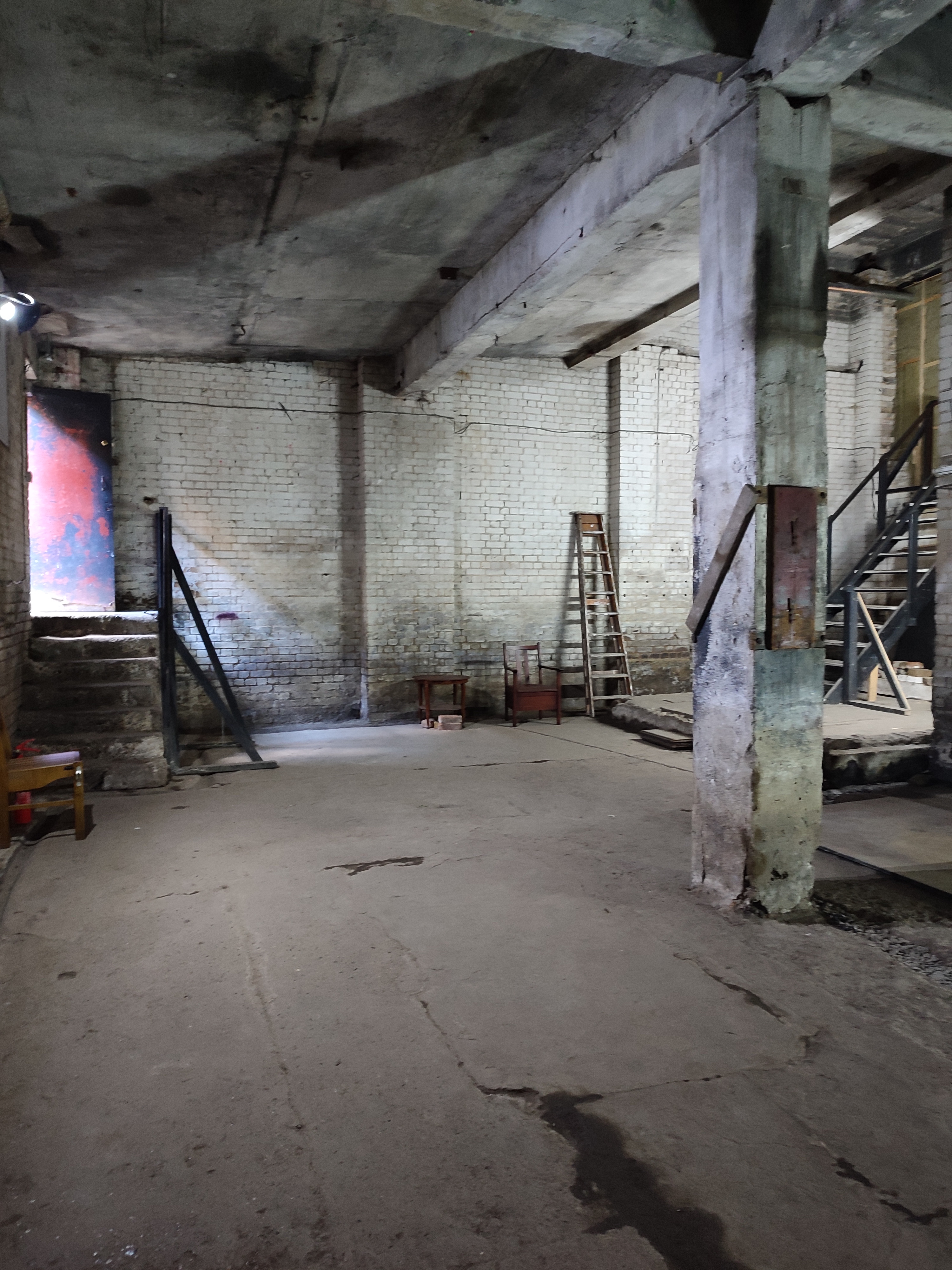 Empire Film Studios: industrial venue with exposed brick for unique corporate events.