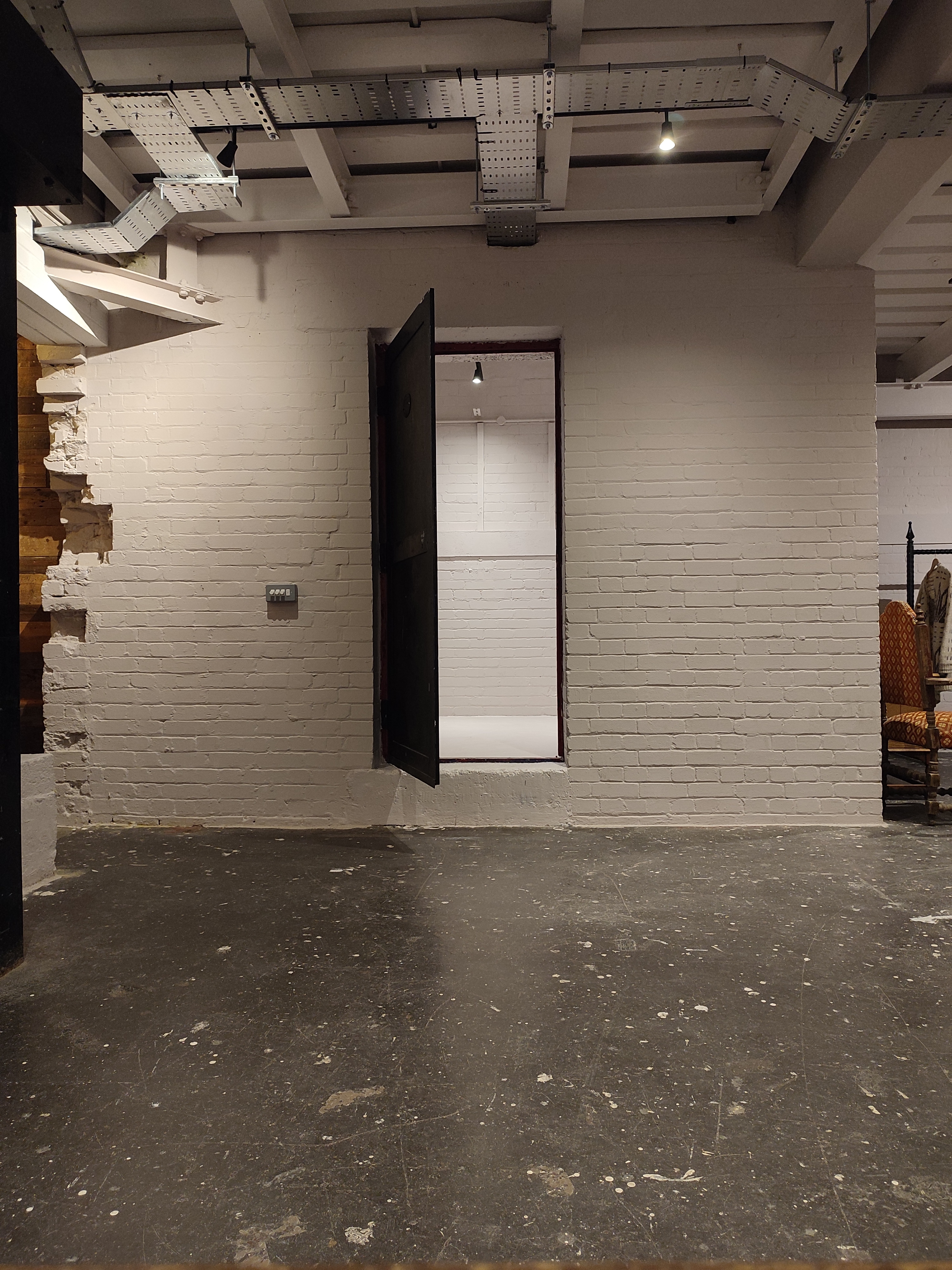 Empire Film studio - llydqxsa1n5.jpg