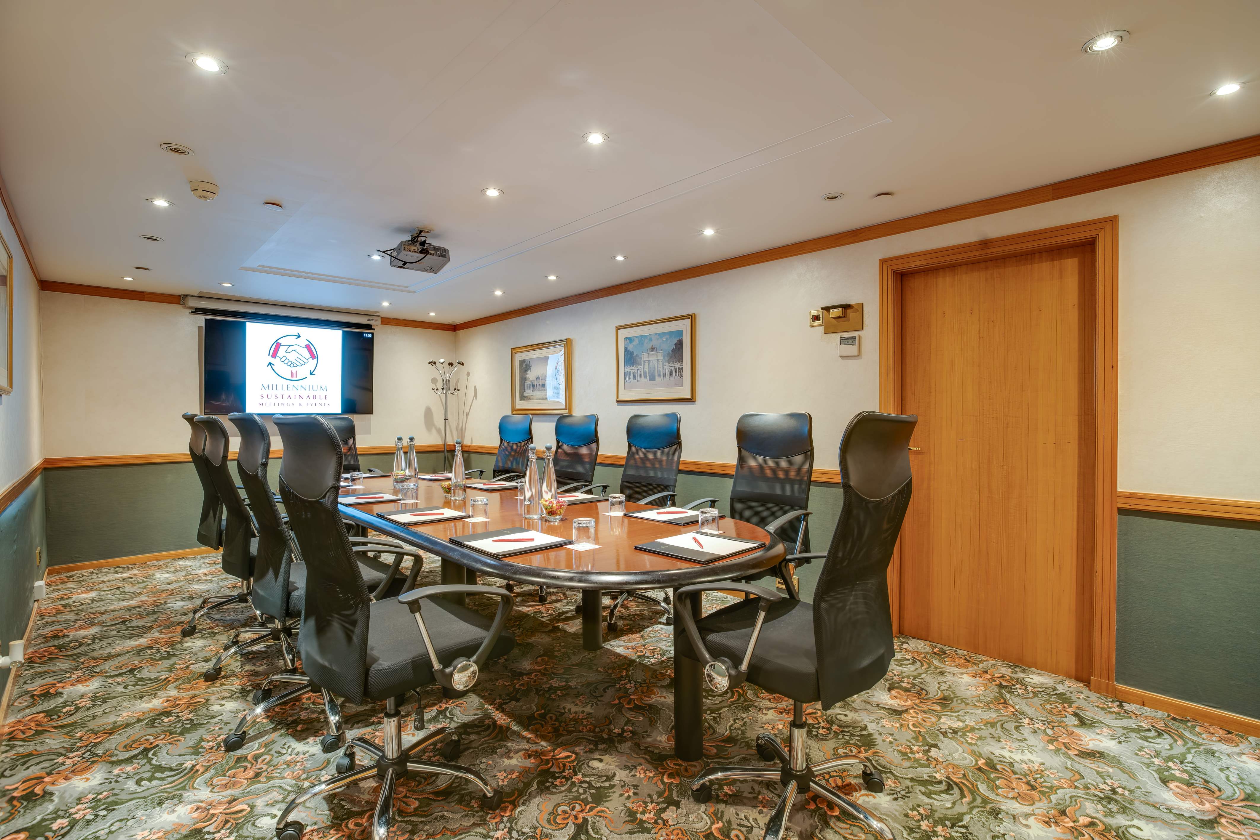 Gloucester Boardroom with oval table, ideal for corporate meetings and workshops.