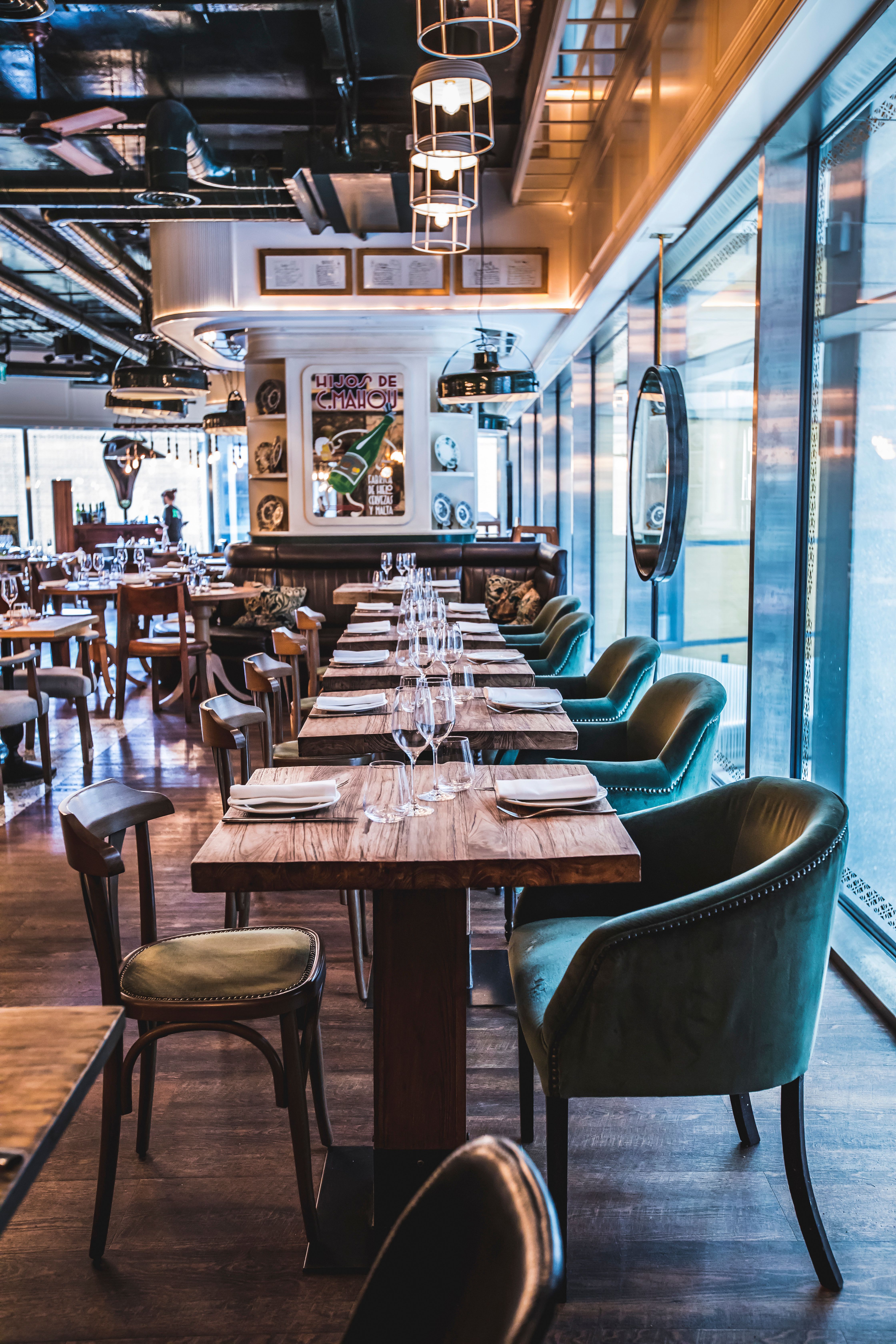 Stylish Main Restaurant in Ibérica Victoria, ideal for events and gatherings with elegant tables.