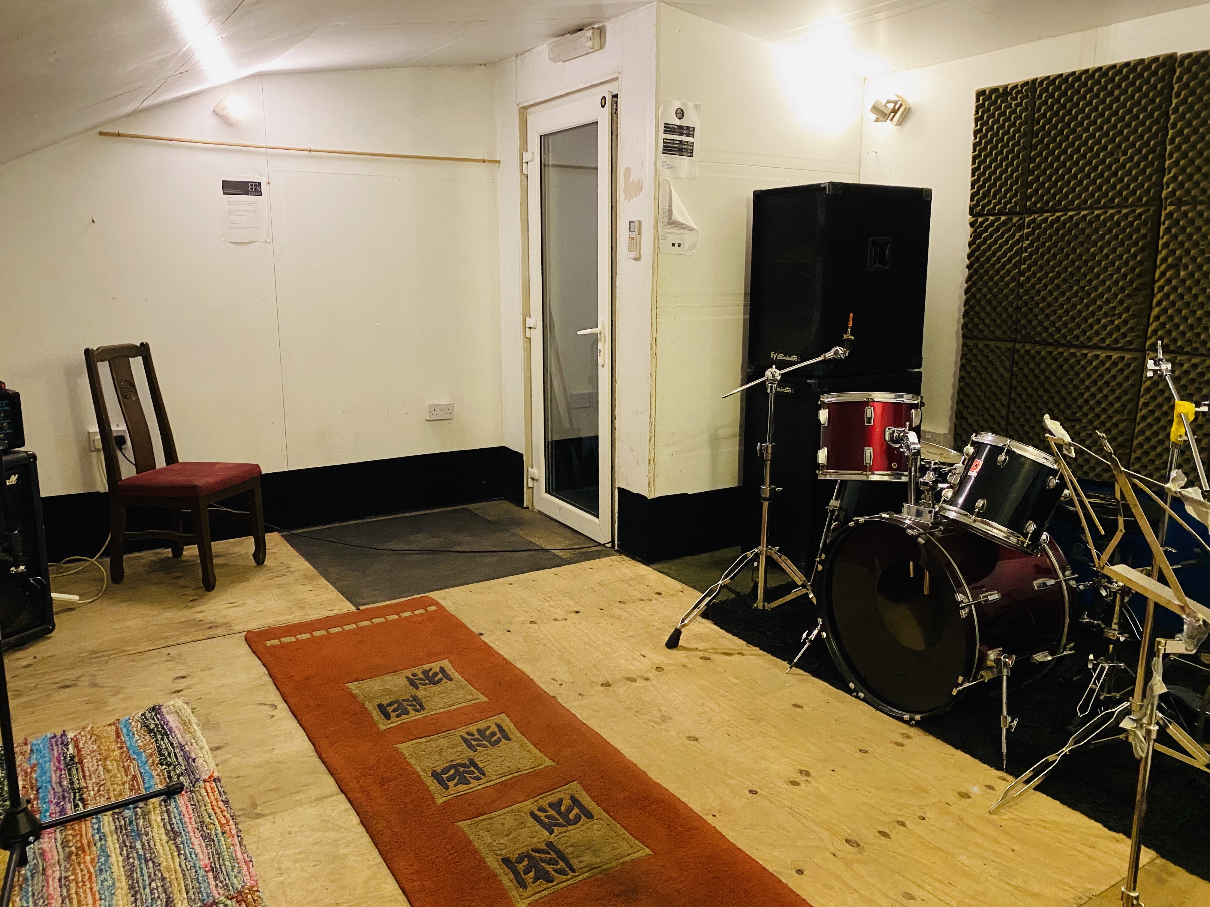 Room 2 - ny0iba4i2ux.jpg