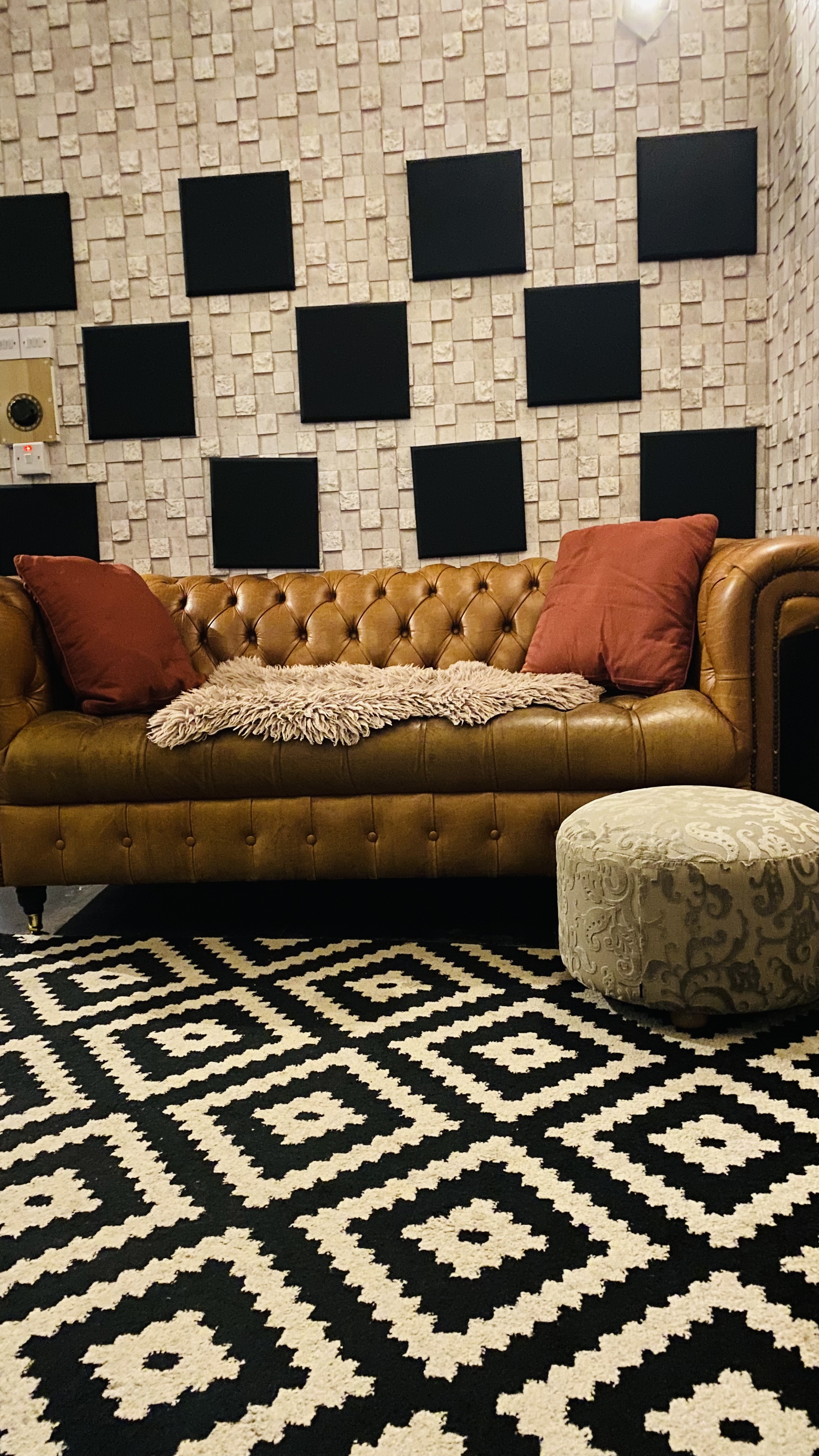 Room 2 - rdjlod0kemz.jpg