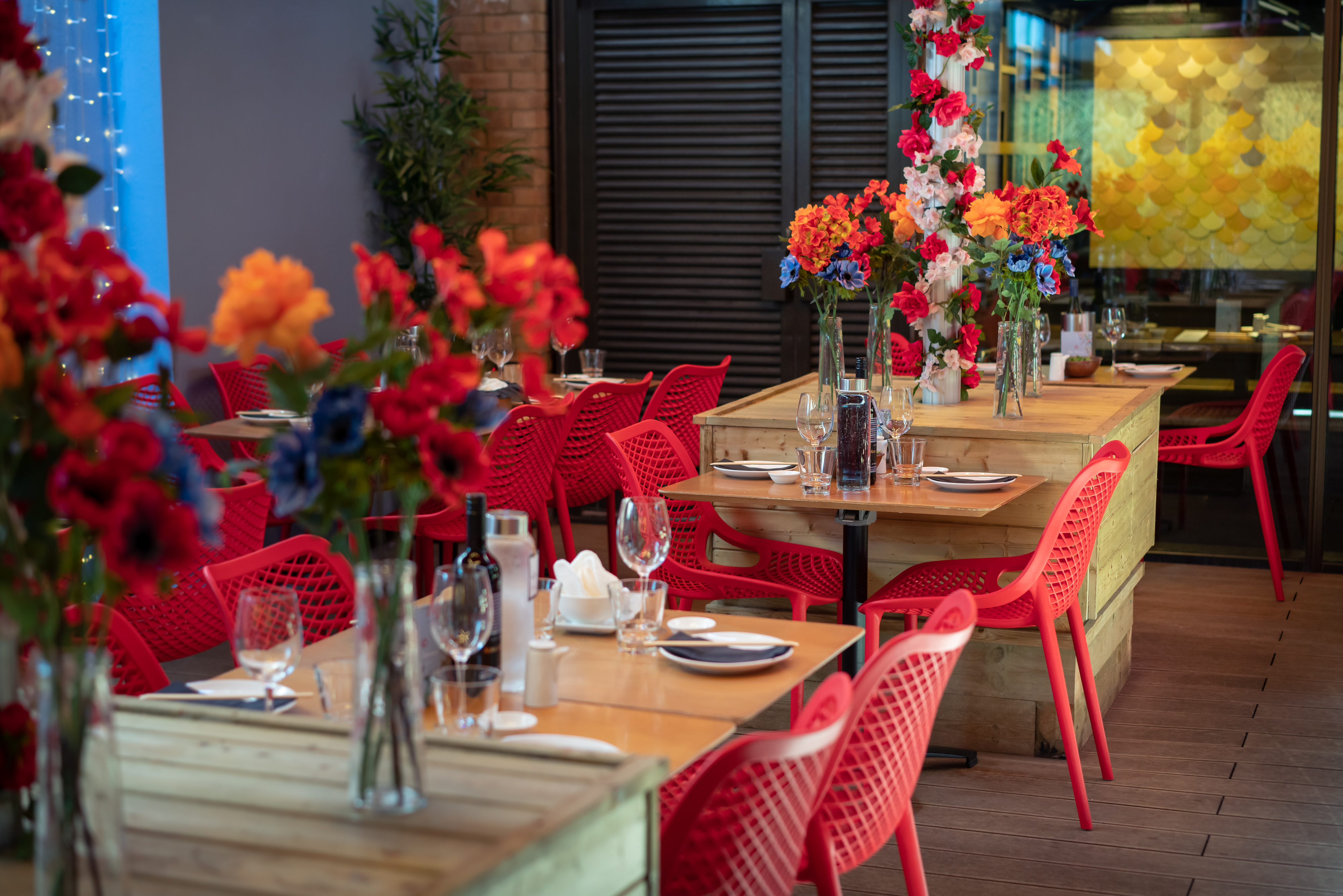 Private Summer Courtyard - jn0amgps5uc.jpg