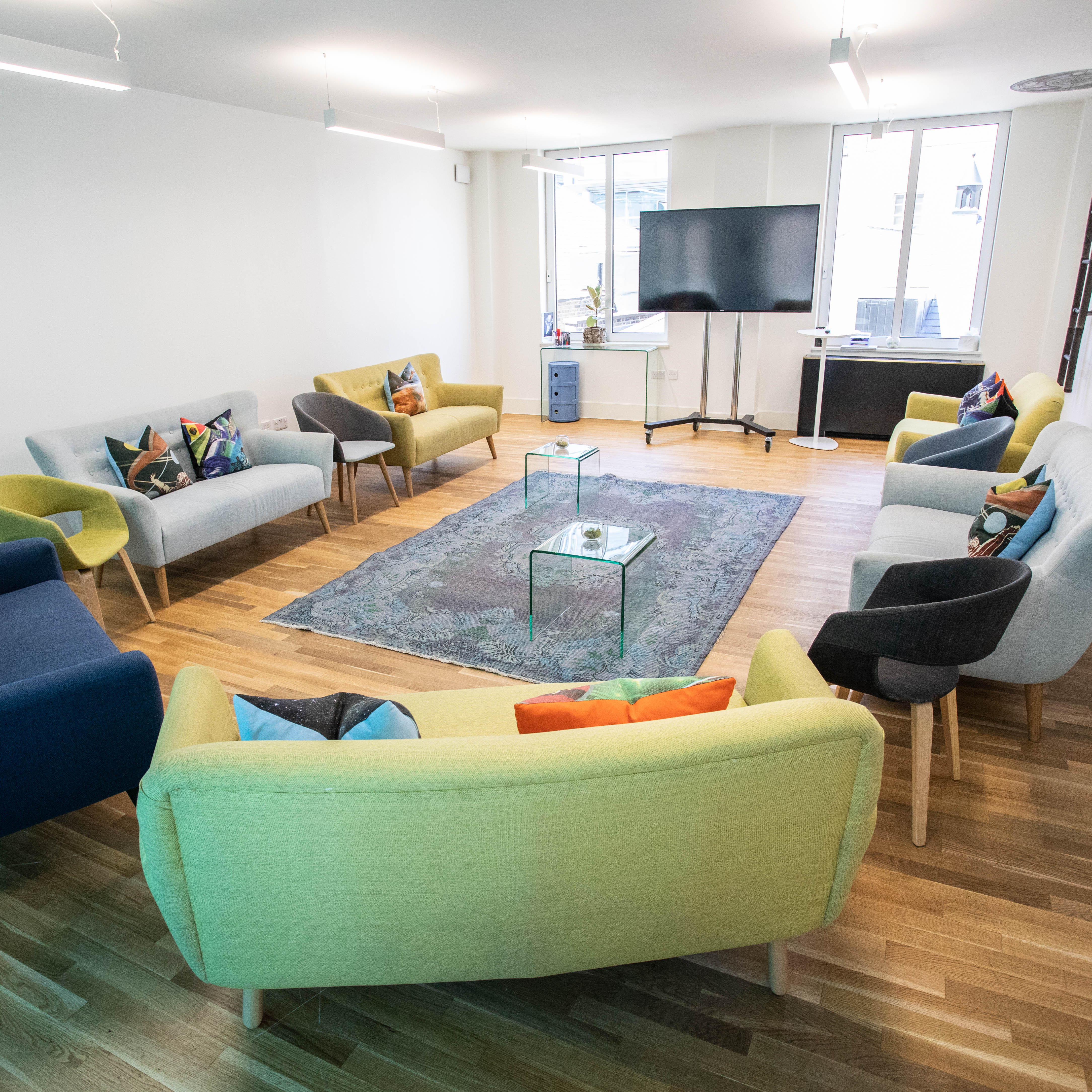 Aldrin room - mm34c3ug5ny.jpg