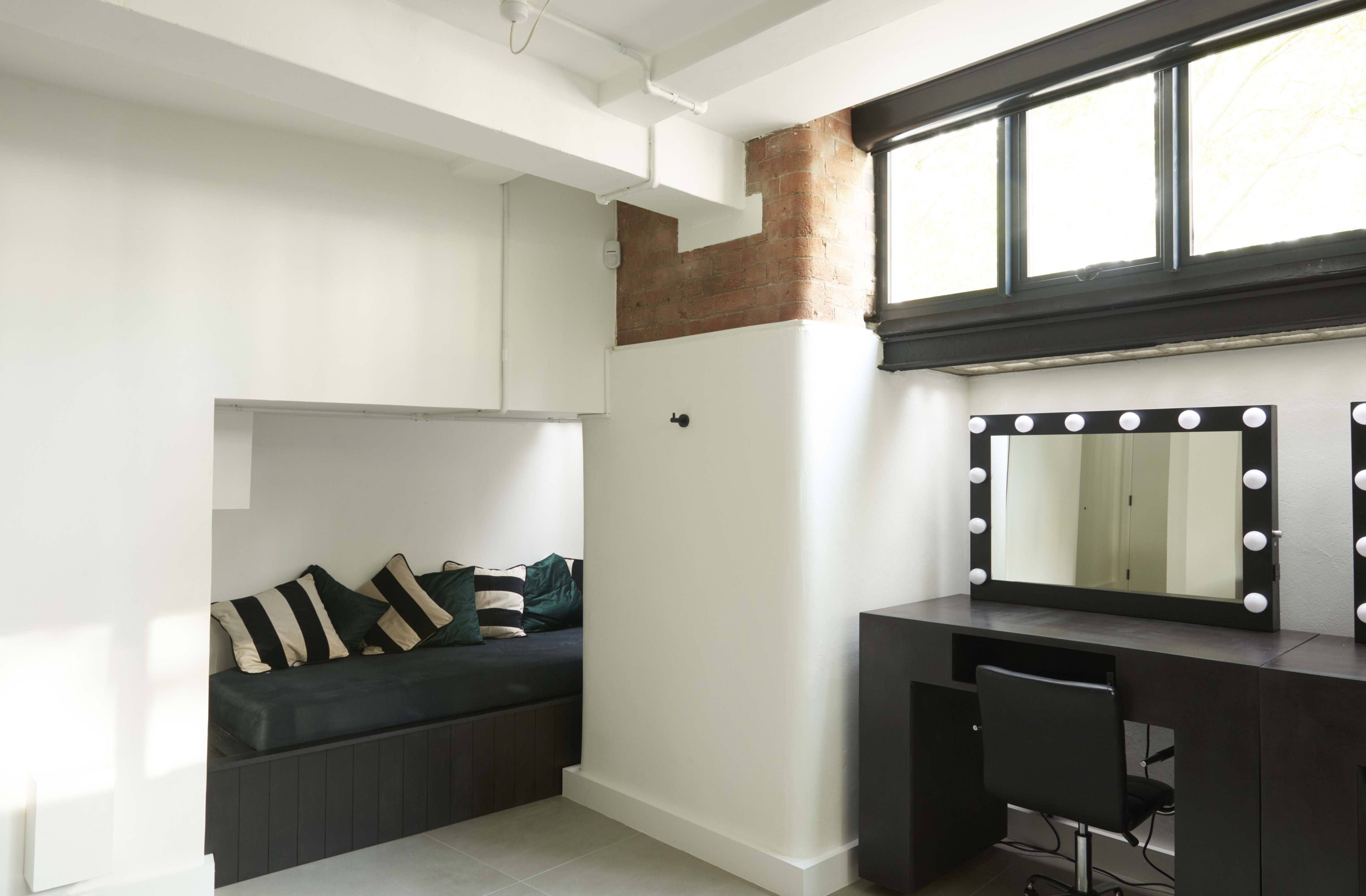 Agdon House - 3hfsvvruspr.jpg