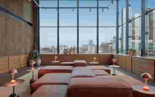 100 Room