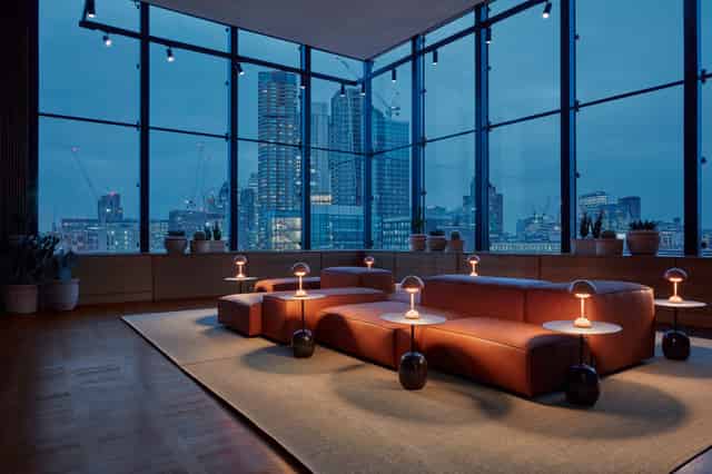 100 Room