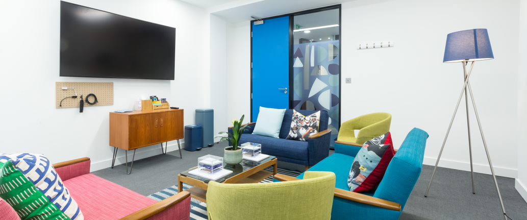 Modern meeting space in Wallacespace Covent Garden, ideal for brainstorming and presentations.