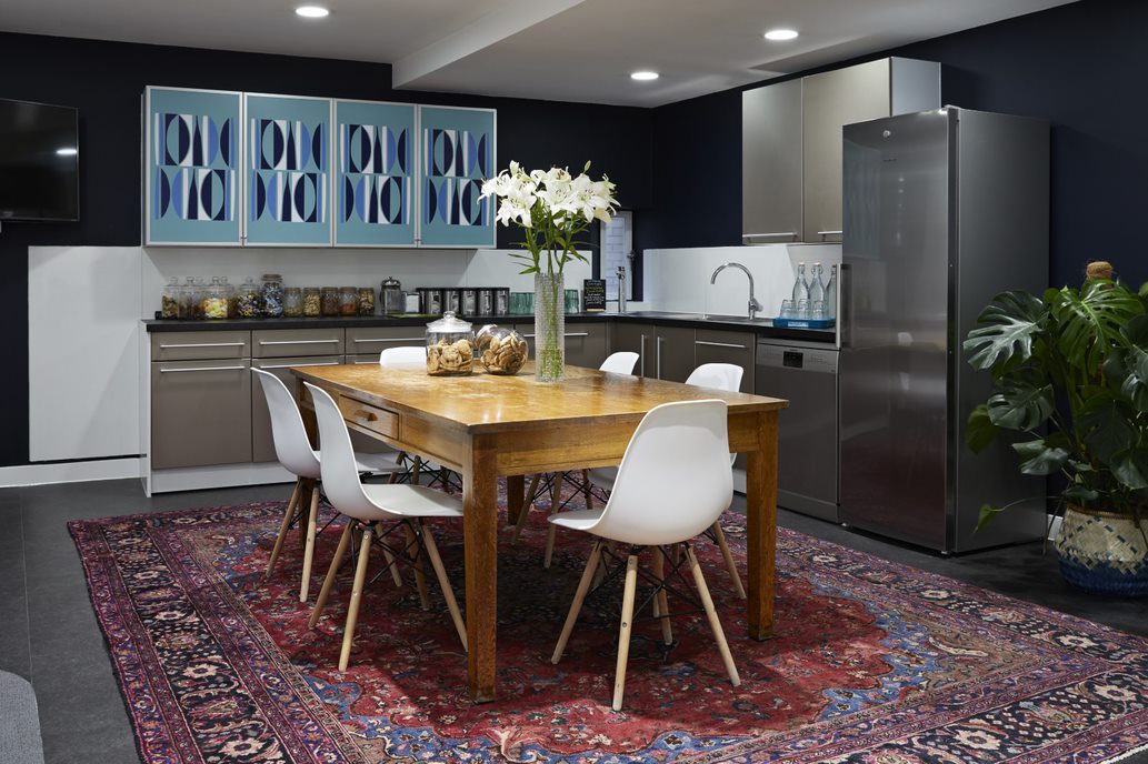 Modern kitchen space in Wallacespace Covent Garden, ideal for meetings and events.