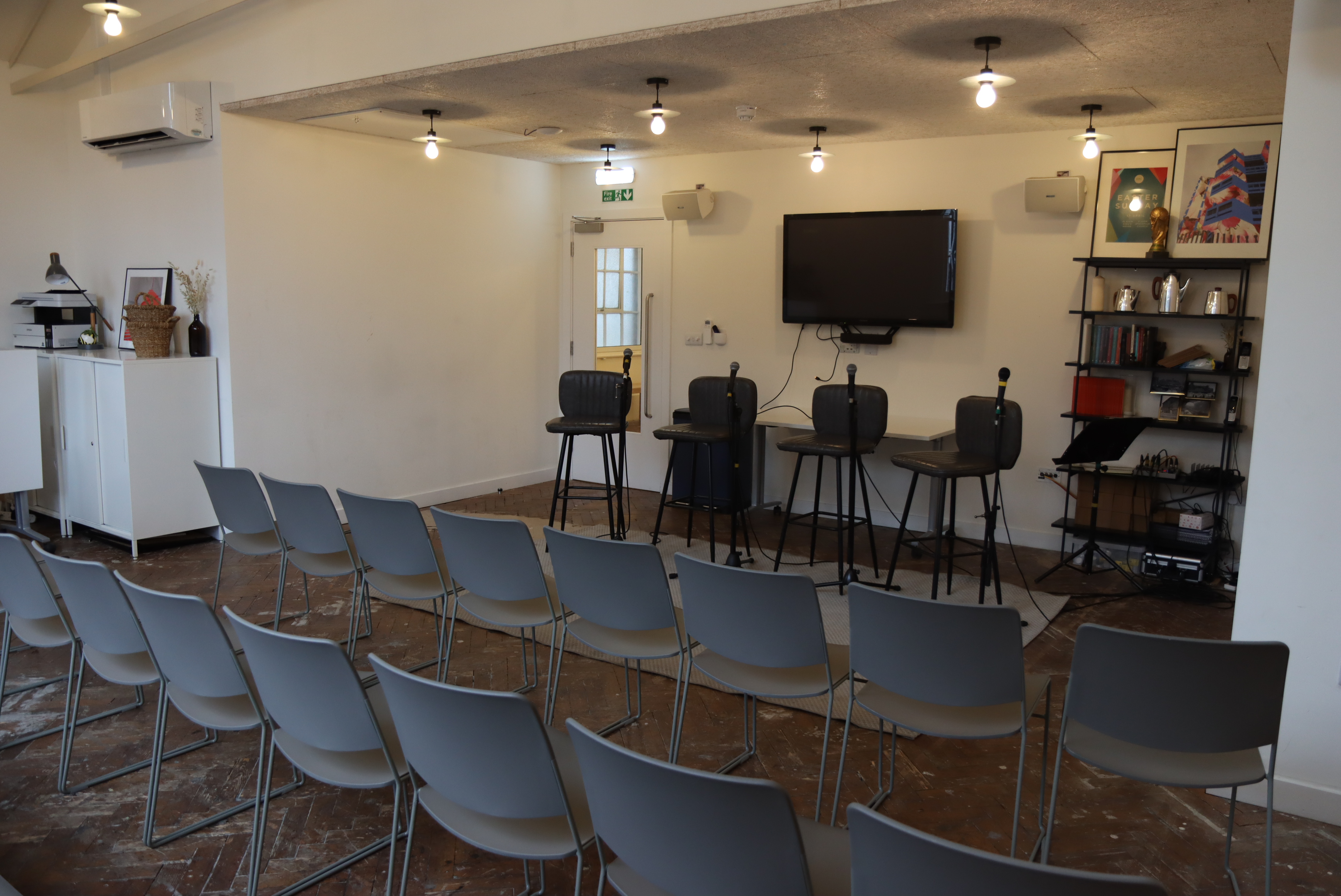 Small Rooms - Meetings - Private Dining - kjf2ajcx0k3.JPG