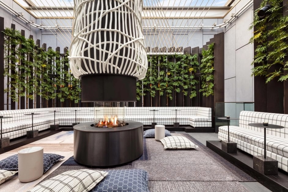 8 at The Londoner - kmv5jxkdliz.jpeg