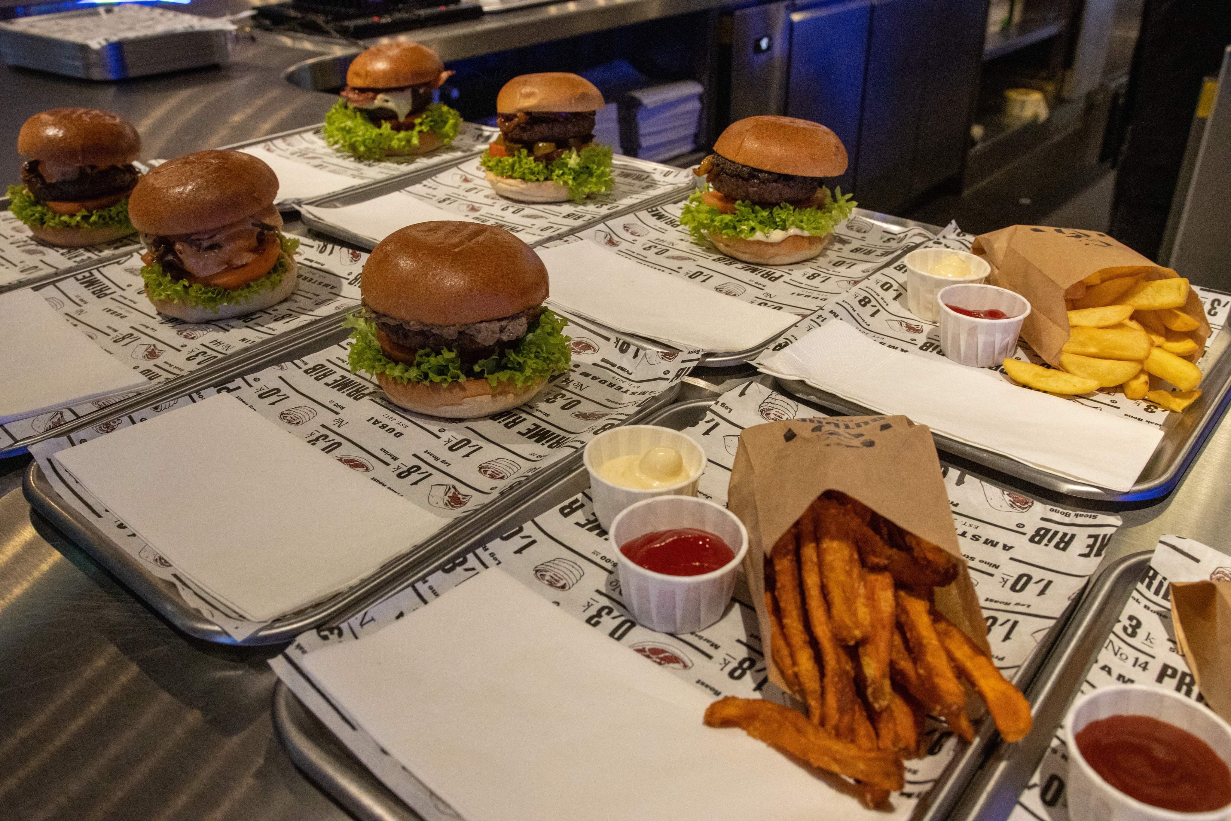 CUBE + Putters (9 or 18 holes)  - vkacl2mxidu.JPG