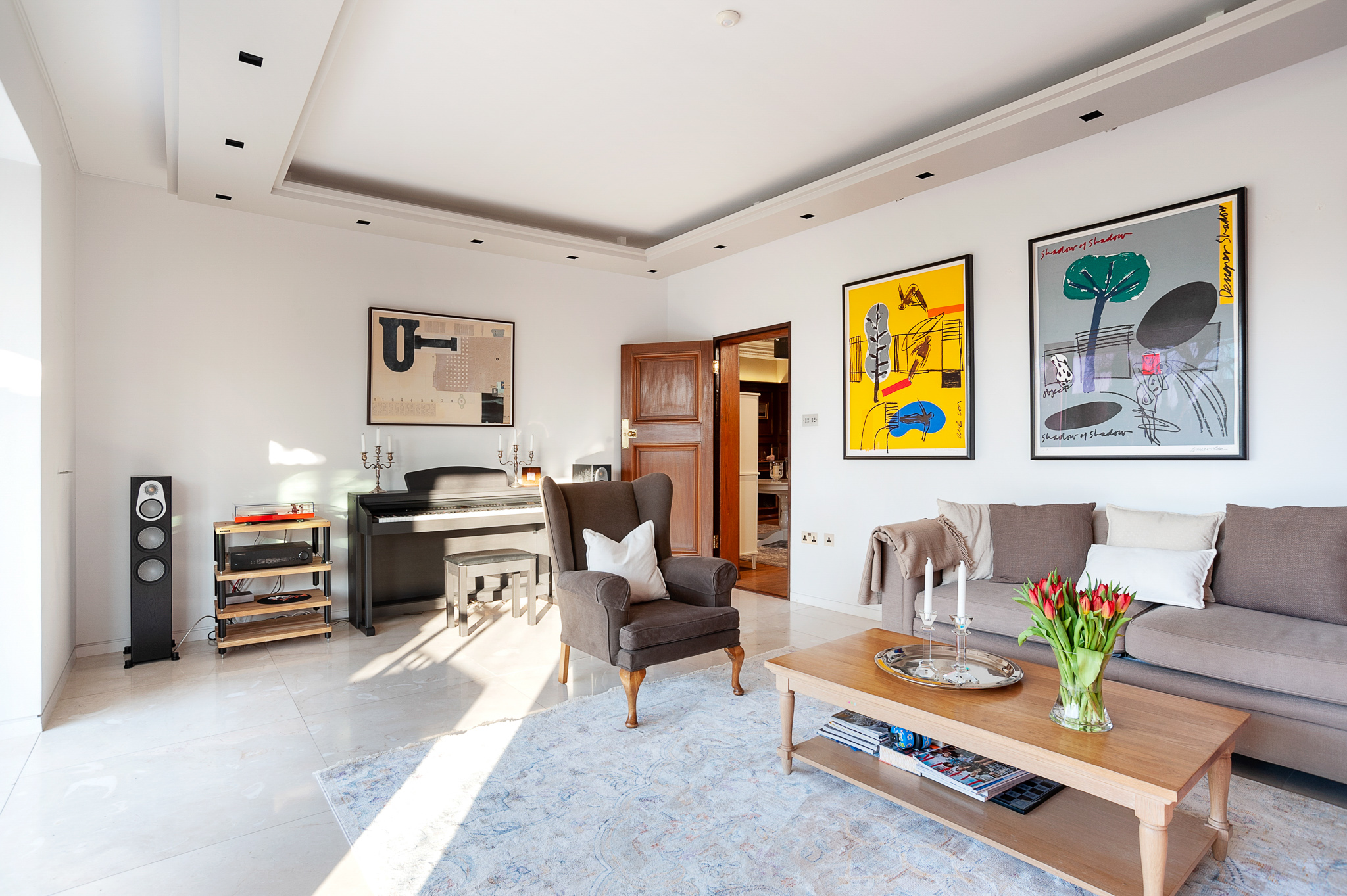 Modern living space at Park Lodge, ideal for intimate gatherings and meetings.