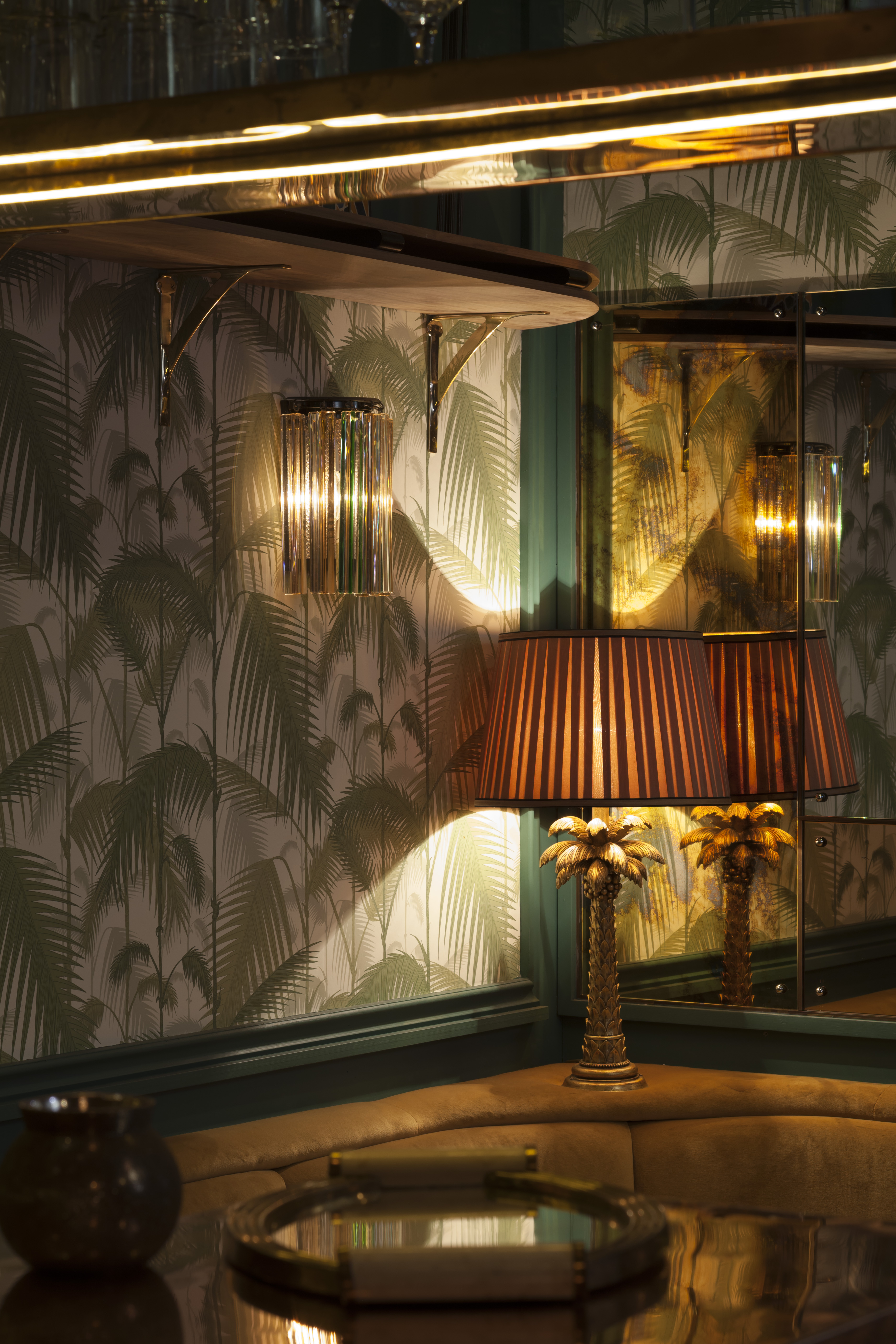 Lounge Bar - rwymx4qbxhk.jpg