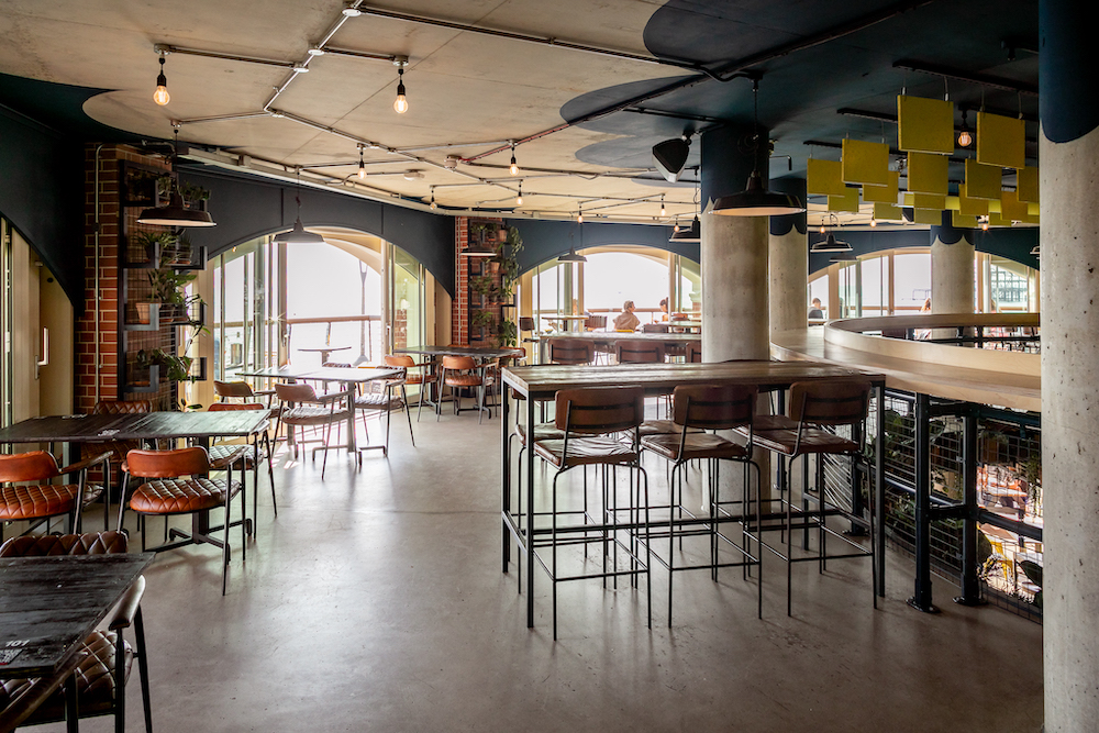 Mezzanine - d0n1xr0qzxb.jpg