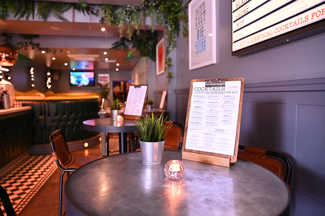 Stylish bar area in Lizard Lounge, perfect for intimate gatherings and networking events.