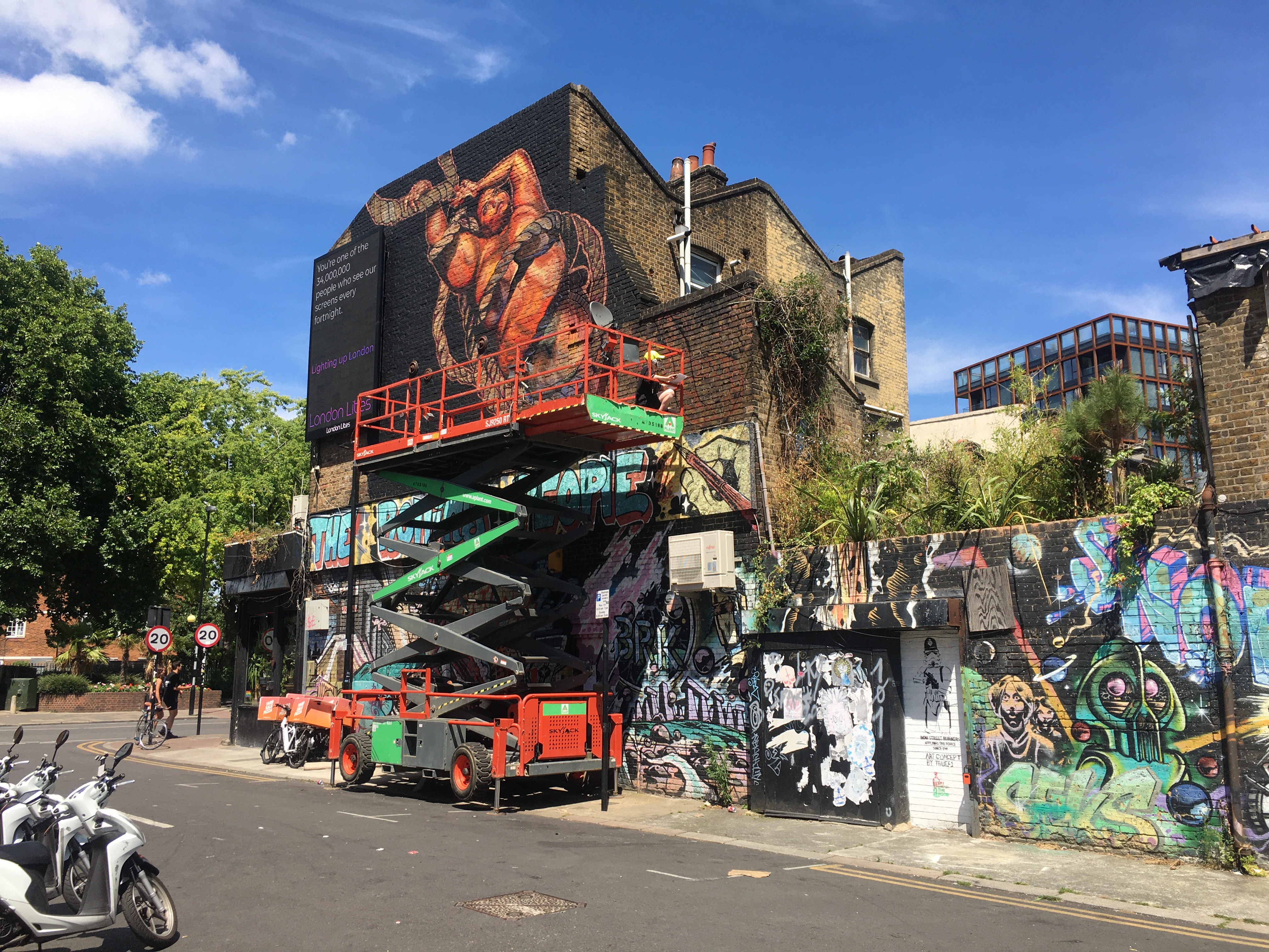 Folklore exterior - 0dqrvdyonkx.JPG