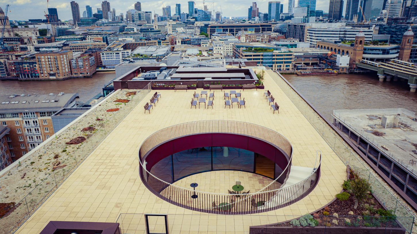 The Circle - kbdzuzgj0hb.jpeg