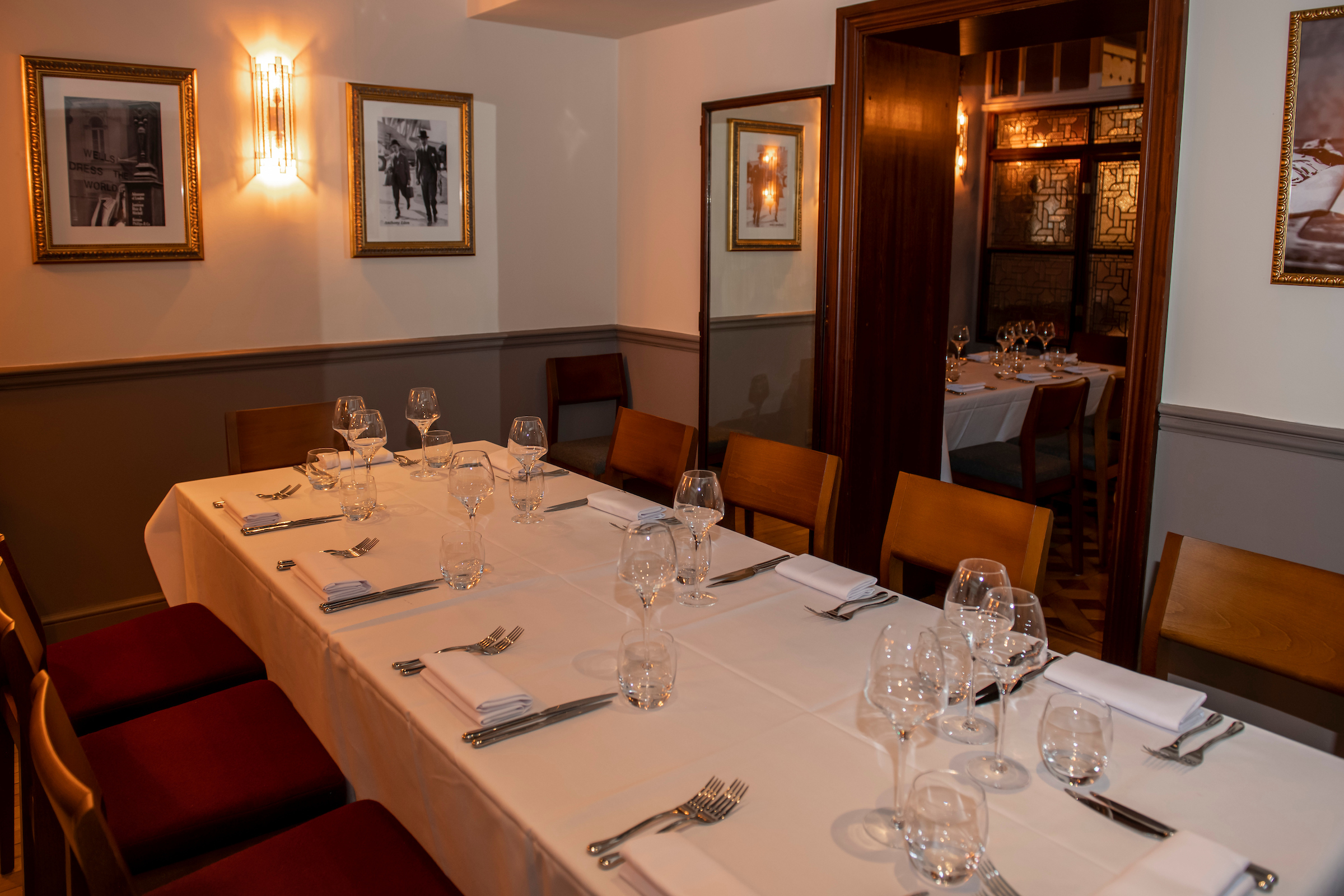 Elegant dining table in Randolph Room, Maddox Tavern for private events and meetings.