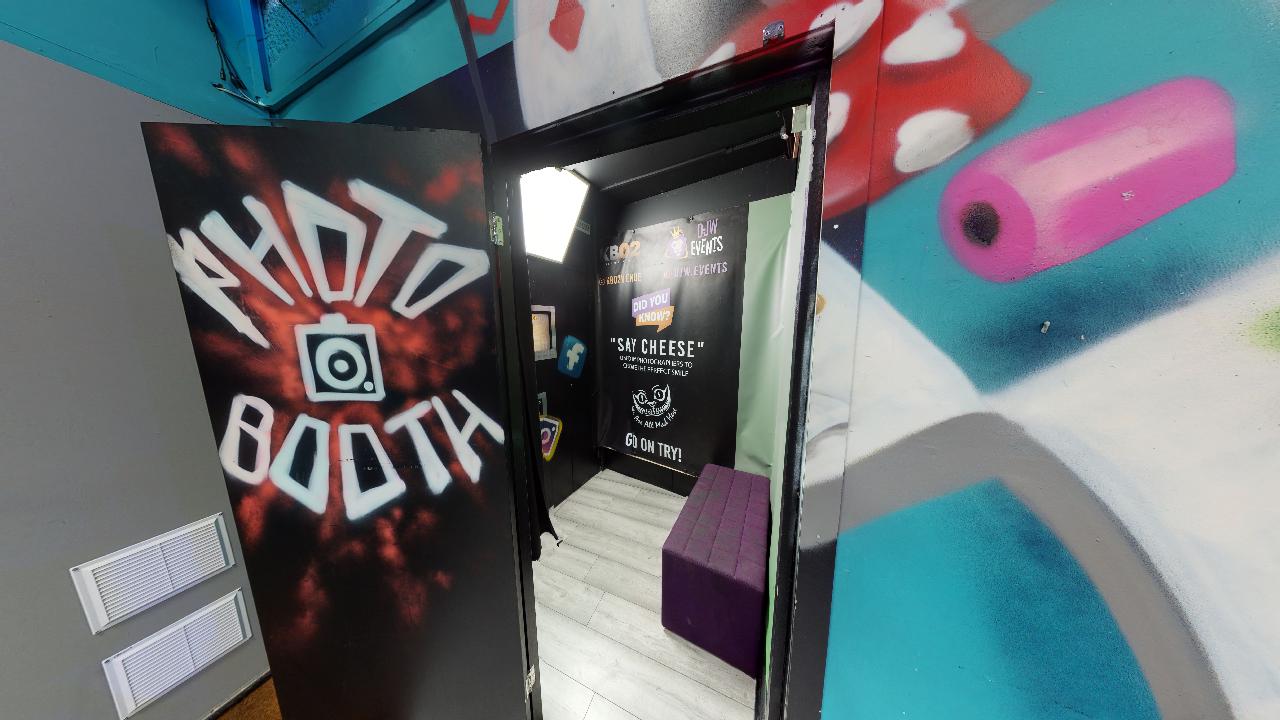 Whole Venue - xbna2w2rvzy.jpg