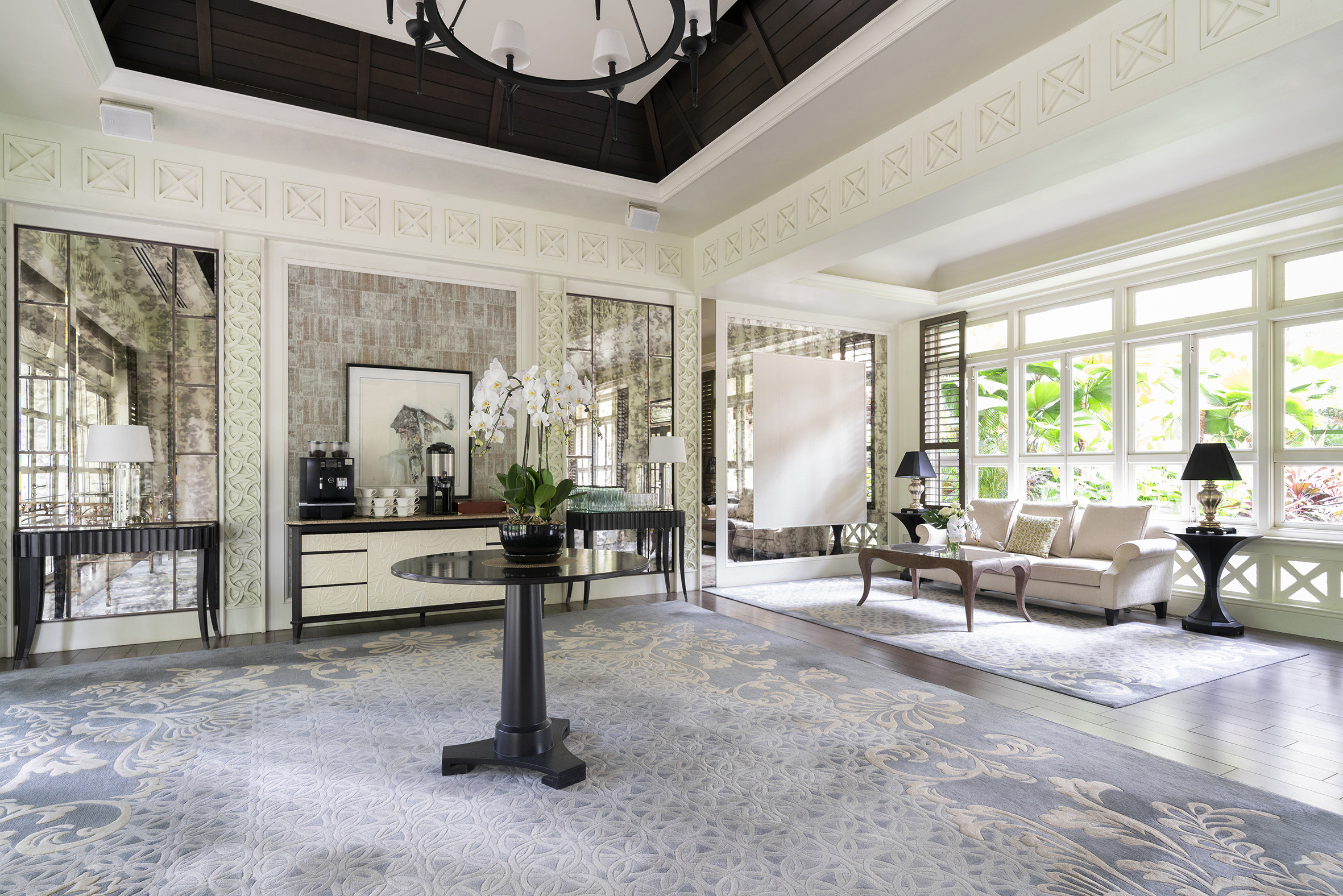 Dutch Pavilion in Shangri-La Singapore: elegant event space for upscale meetings and receptions.