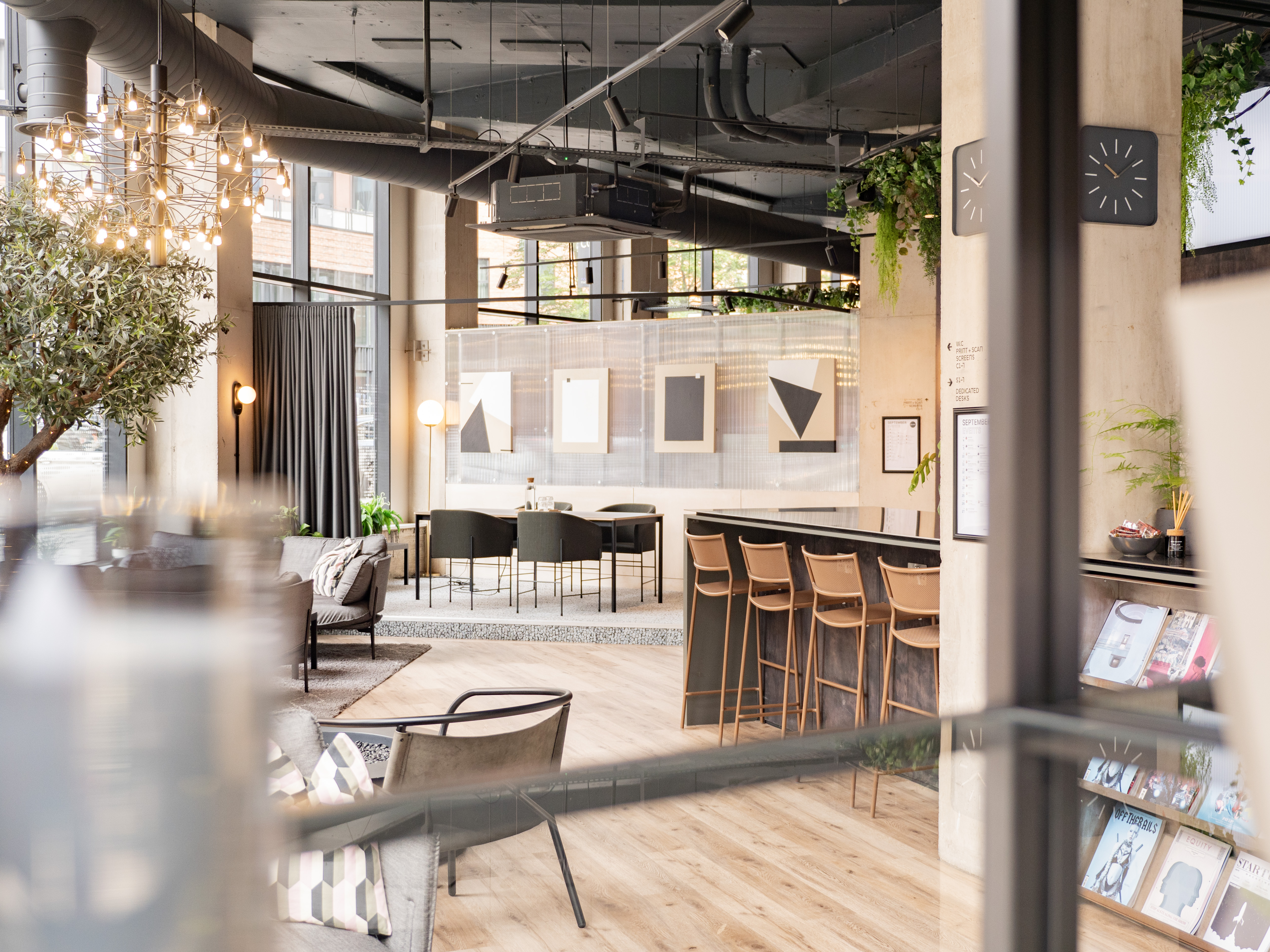 X.3 The Projector - b508fe39-0849-491a-8fef-574df7ea48df.jpg