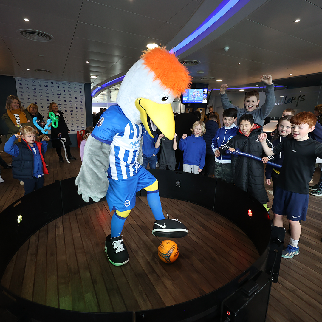 Mayo Wynne Baxter Lounge - zxd54kozte2.png