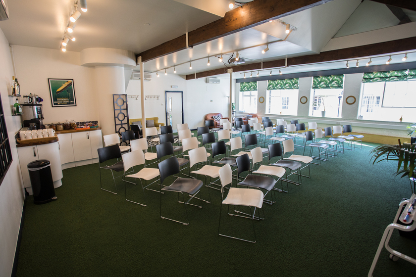 Versatile meeting space in Clipper Room, Wallacespace St Pancras, ideal for workshops and presentations.