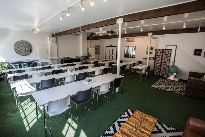 Clipper Room - v1a2tu2q5xw.jpg