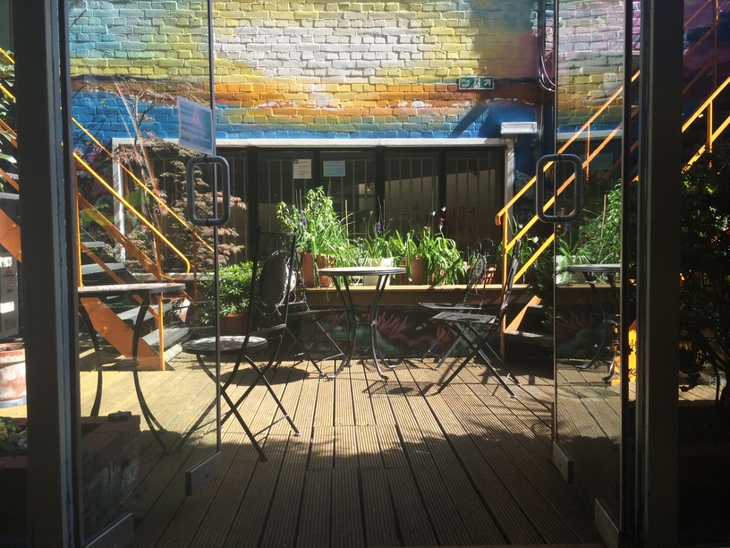 Swimming Pool Kitchen - kw5fi2ctbrz.jpg