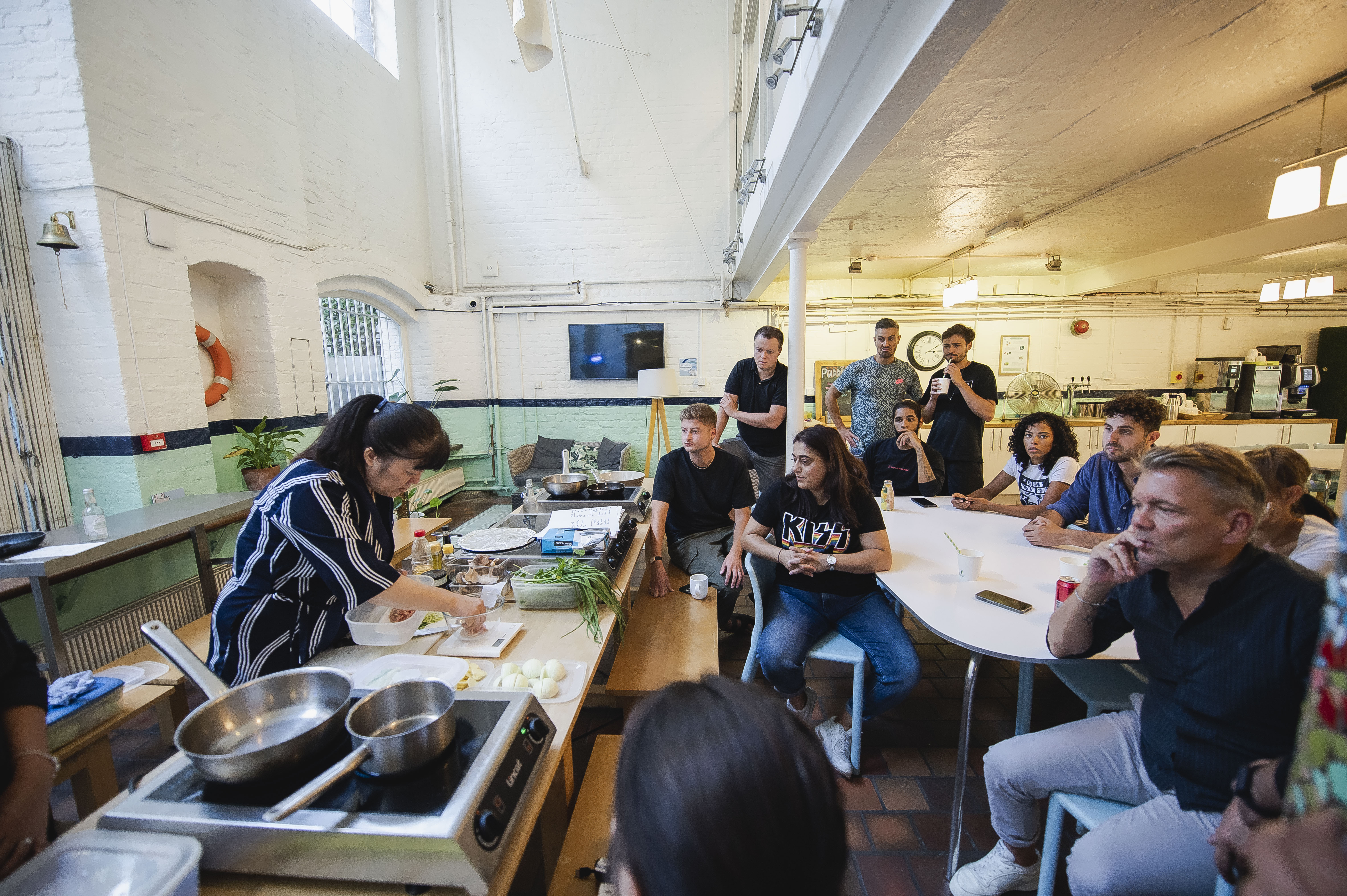 Swimming Pool Kitchen - sps3atdkilj.jpg
