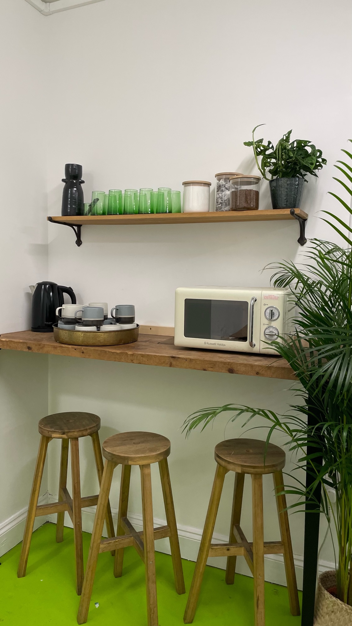 Refreshment station in The Green Room at Cornercopa, perfect for meeting breaks.