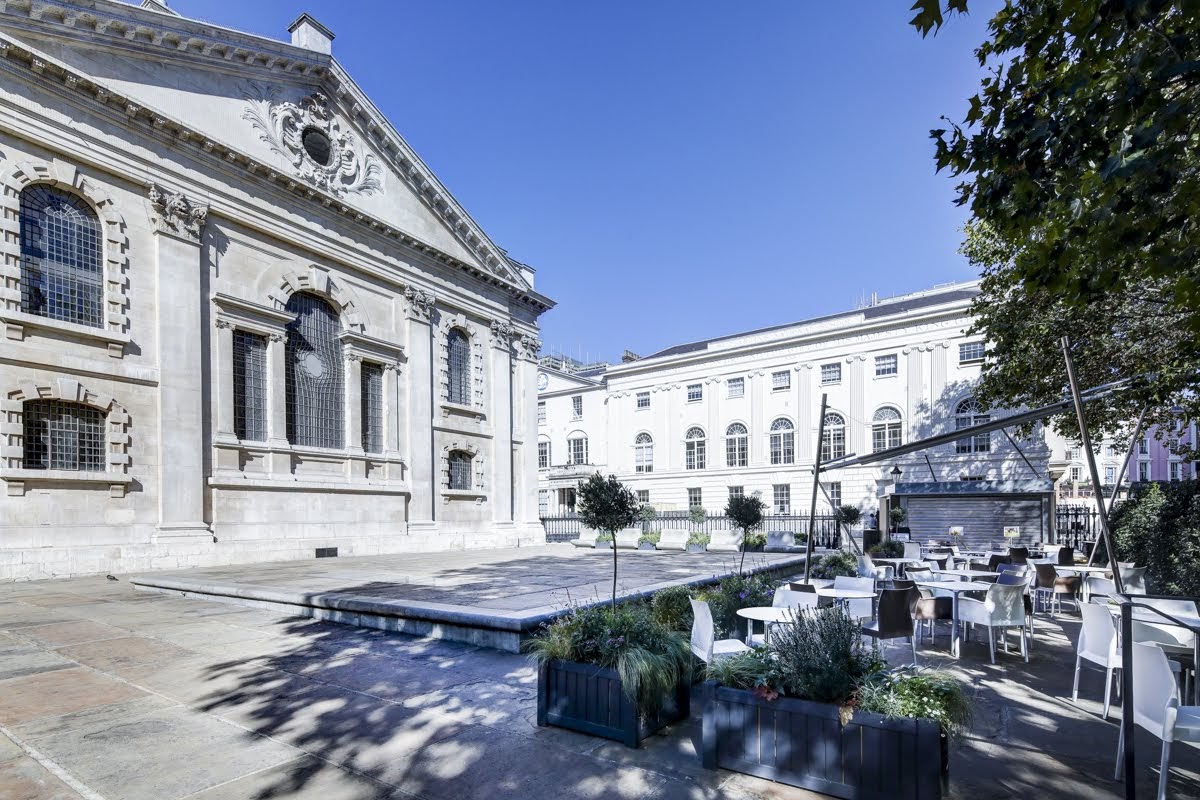 St Martin-in-the-Fields Courtyard, spacious outdoor venue for events and receptions.