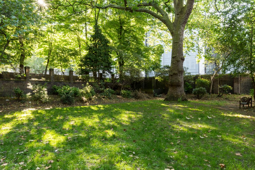 Sunken Gardens at University of London, lush greenery for outdoor events and meetings.