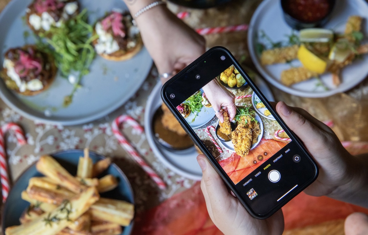 Vibrant dining at Main Bar, The Shack NQ; visually appealing dishes for events.