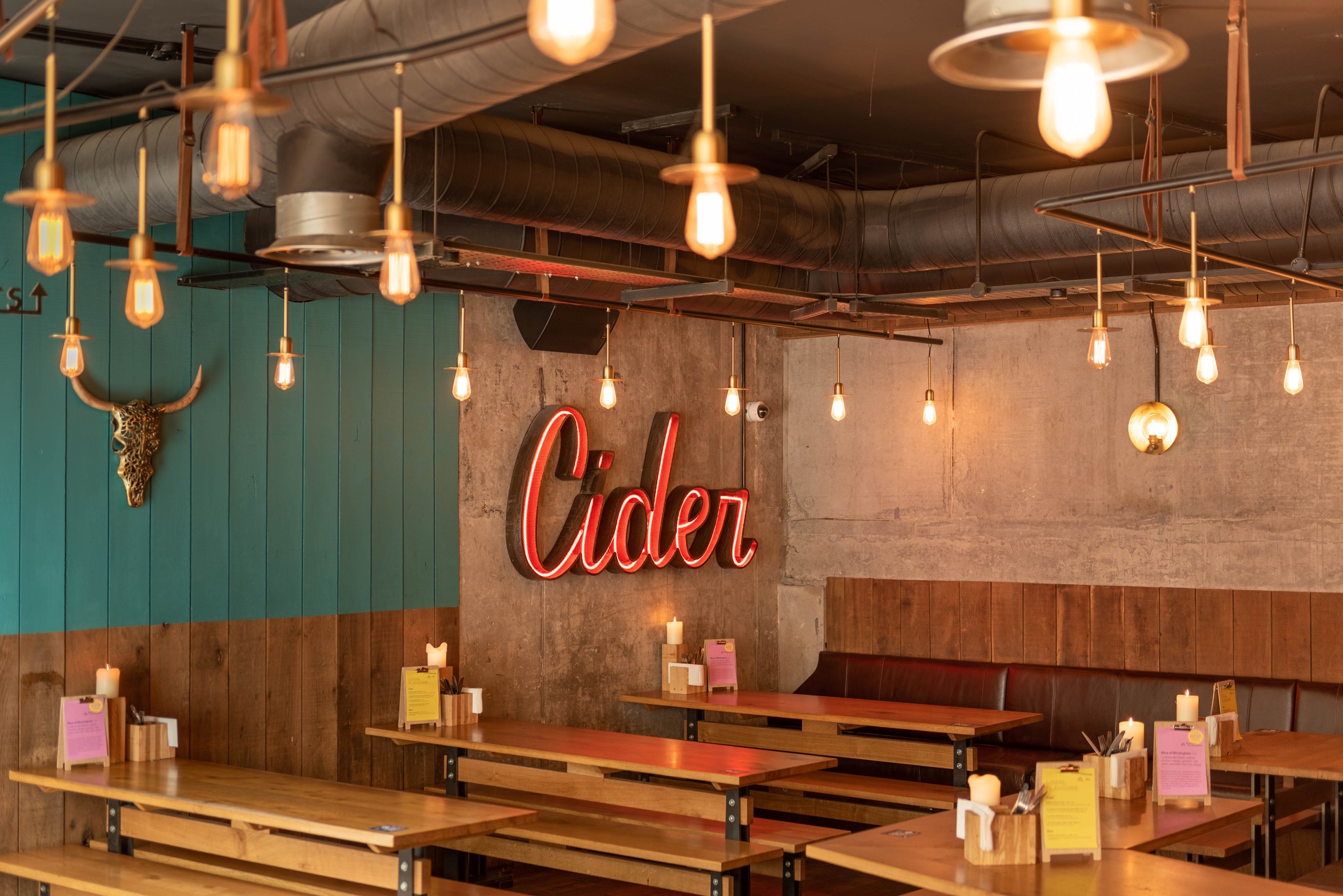 Vibrant Birmingham Stable venue with rustic decor, ideal for casual gatherings and events.